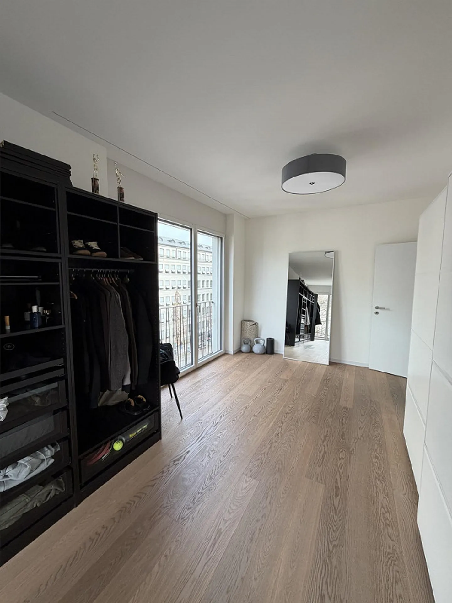 Exclusive 3.5-room penthouse apartment with terrace in Zurich Enge - Photo 8 of 11