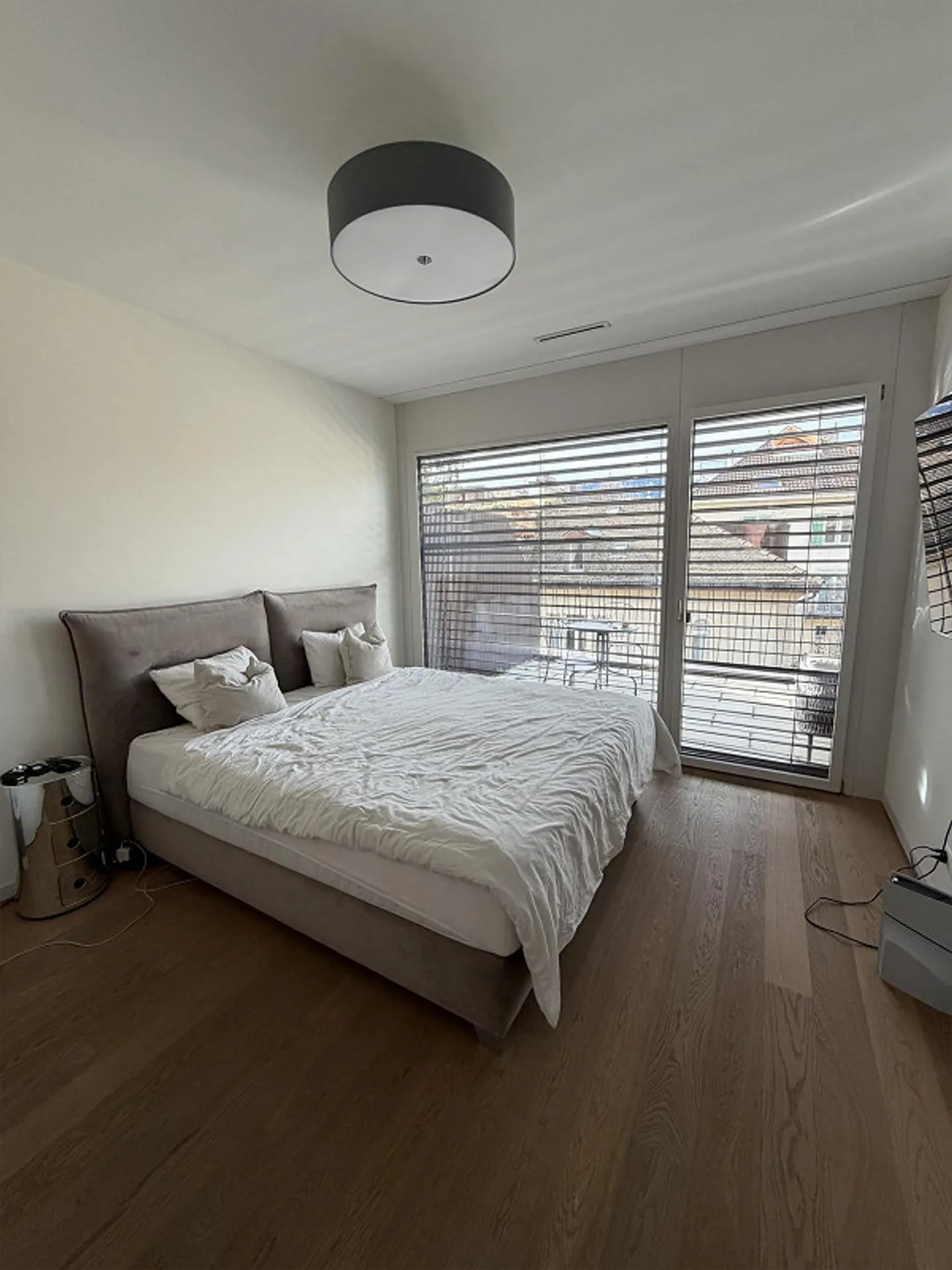 Exclusive 3.5-room penthouse apartment with terrace in Zurich Enge - Photo 9 of 11