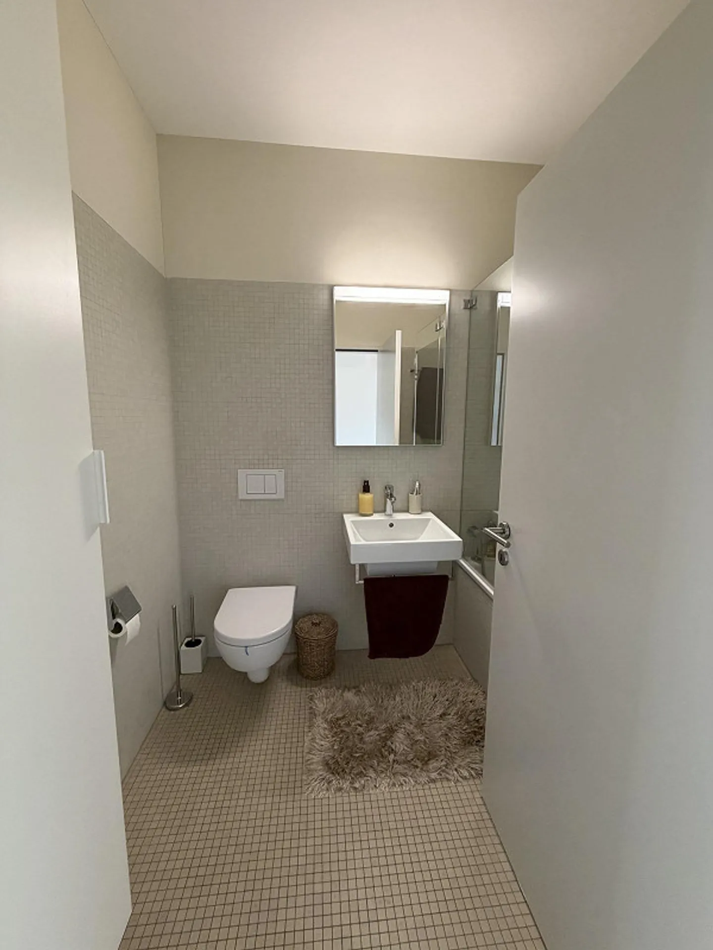 Exclusive 3.5-room penthouse apartment with terrace in Zurich Enge - Photo 10 of 11