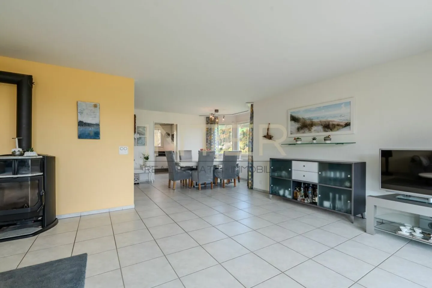 Emplacement ensoleillé en pente avec vue sur la verdure - Maison jumelée de 5,5 pièces - Photo 8 sur 20