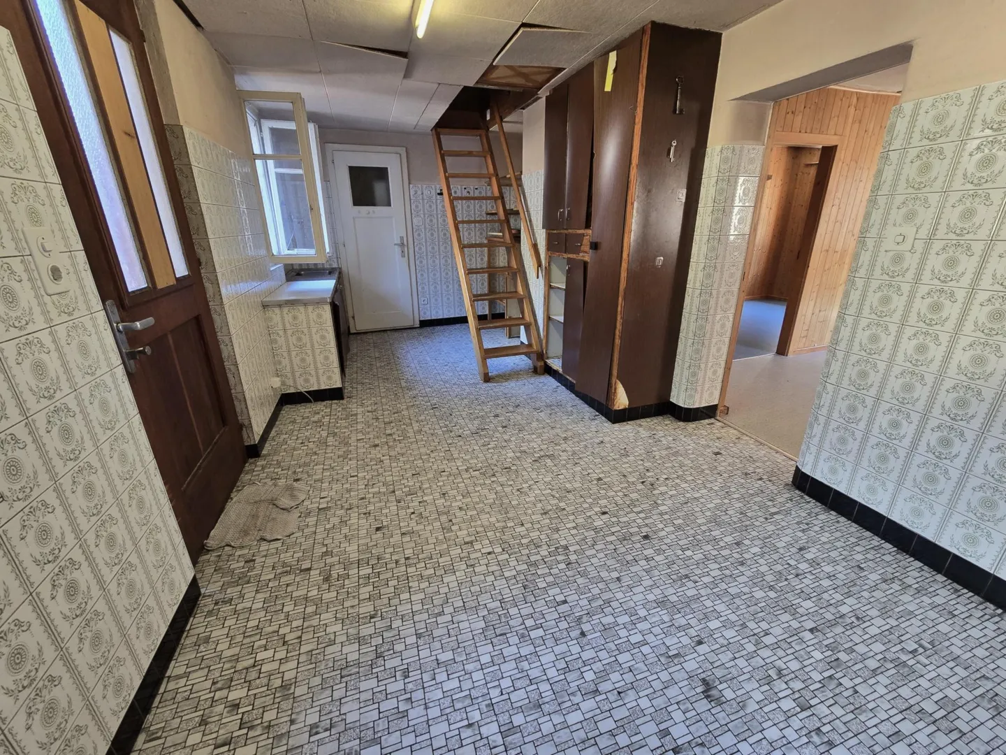 Maison de caractère à rénover - Photo 4 sur 11