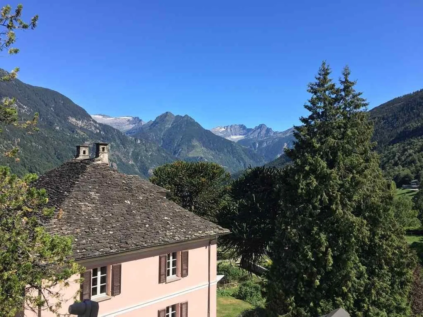 «grosses Dorfhaus zum Ausbauenmit Garten  / casa grande nel nucleo da ristrutturare con giardino» - Foto 14 von 19