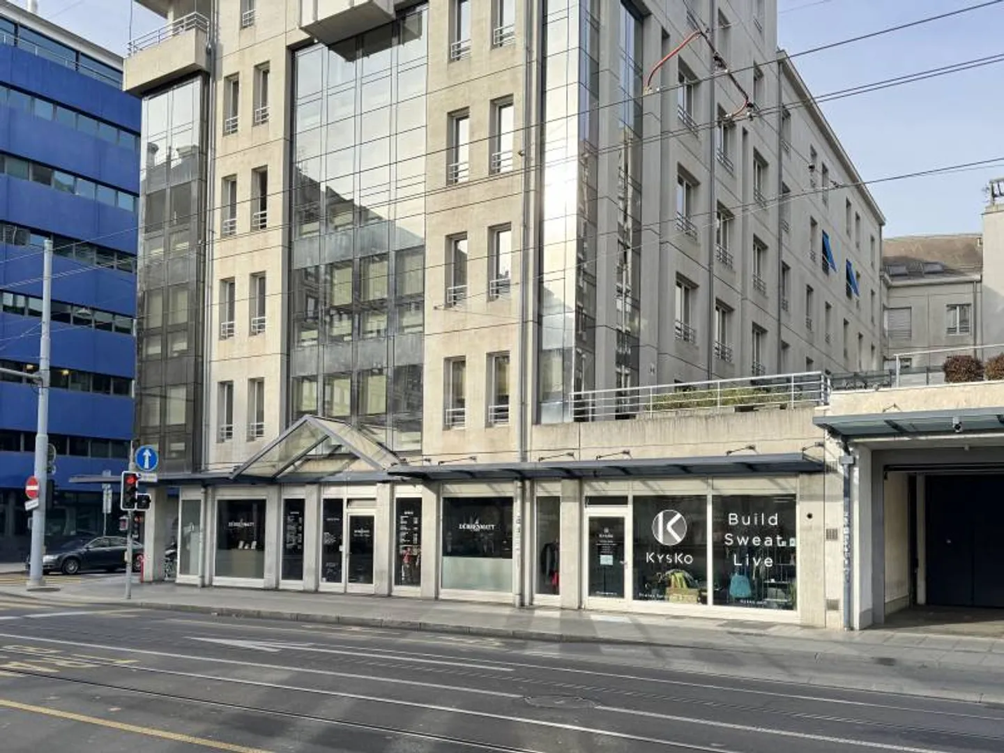 Gewerbliche Räumlichkeiten zur Miete im Herzen von Genf - Foto 2 von 2