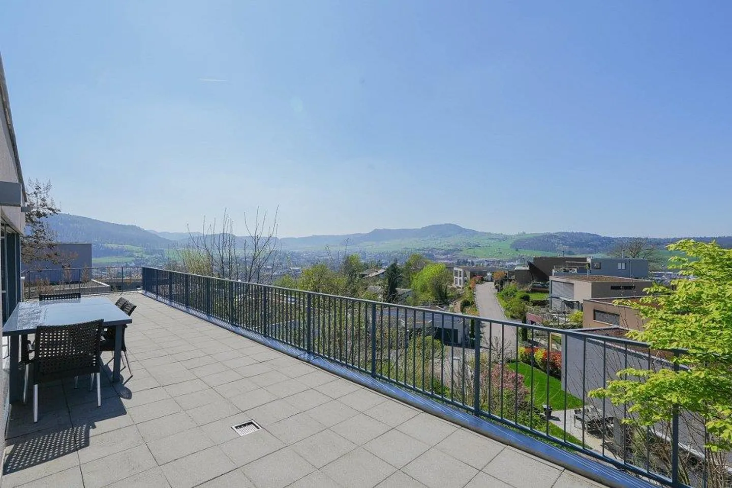 Questa vista al Frickberg - Vivere su 250 m2 di superficie abitabile - Foto 1 di 13