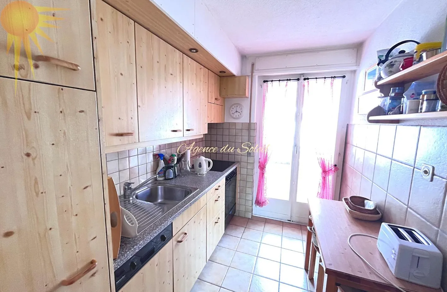 Bright 4.5-room apartment with 2 balconies (north/south) nearby - Photo 5 of 10