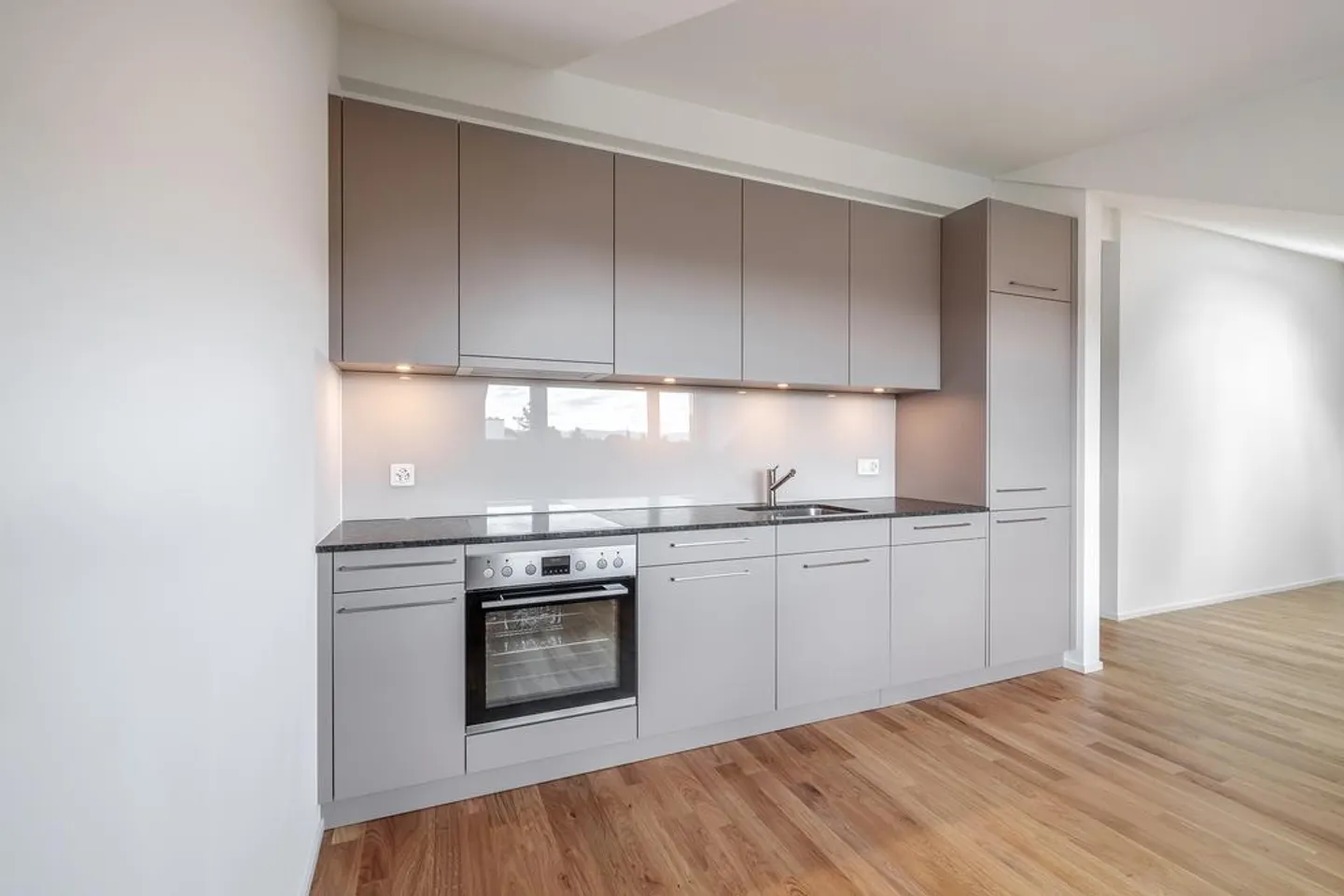 Renovierte Wohnung im Hirzbrunnen - Foto 2 von 8