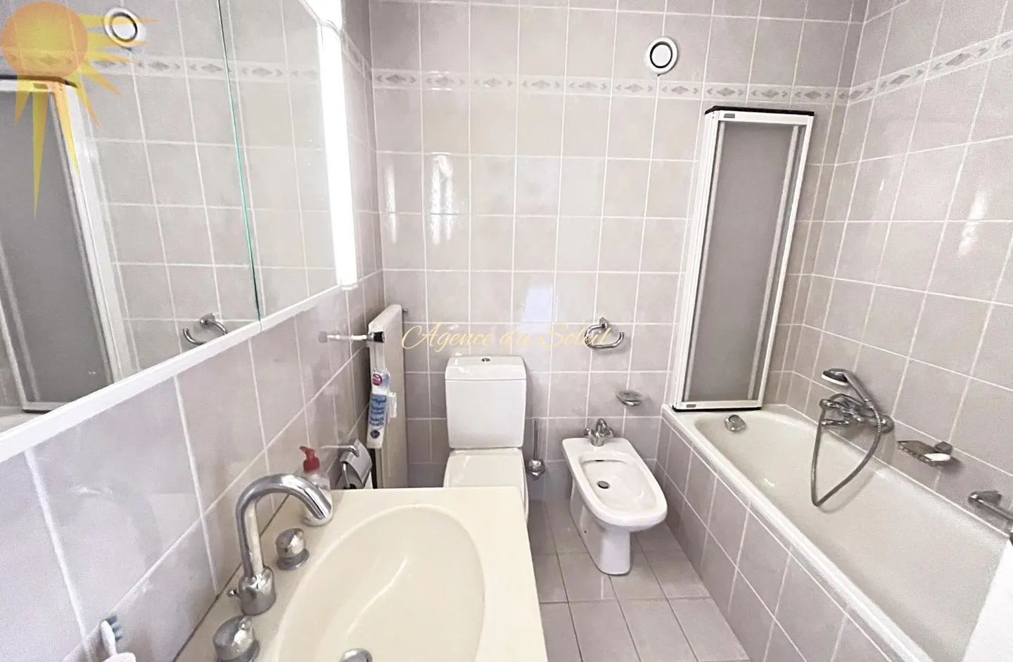 Bright 4.5-room apartment with 2 balconies (north/south) nearby - Photo 9 of 10