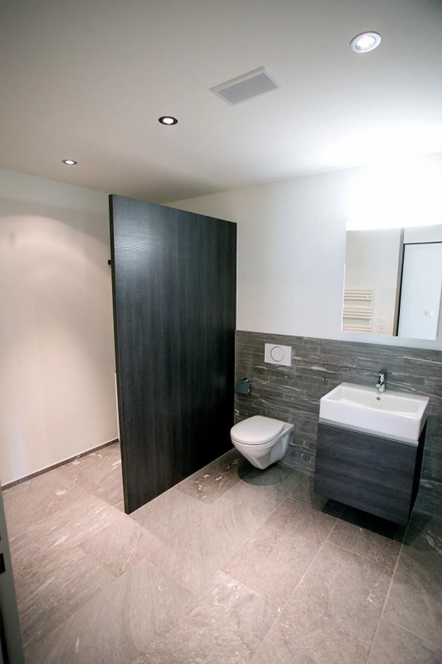 Great 4.5-room apartment with the finest materials - Photo 3 of 7