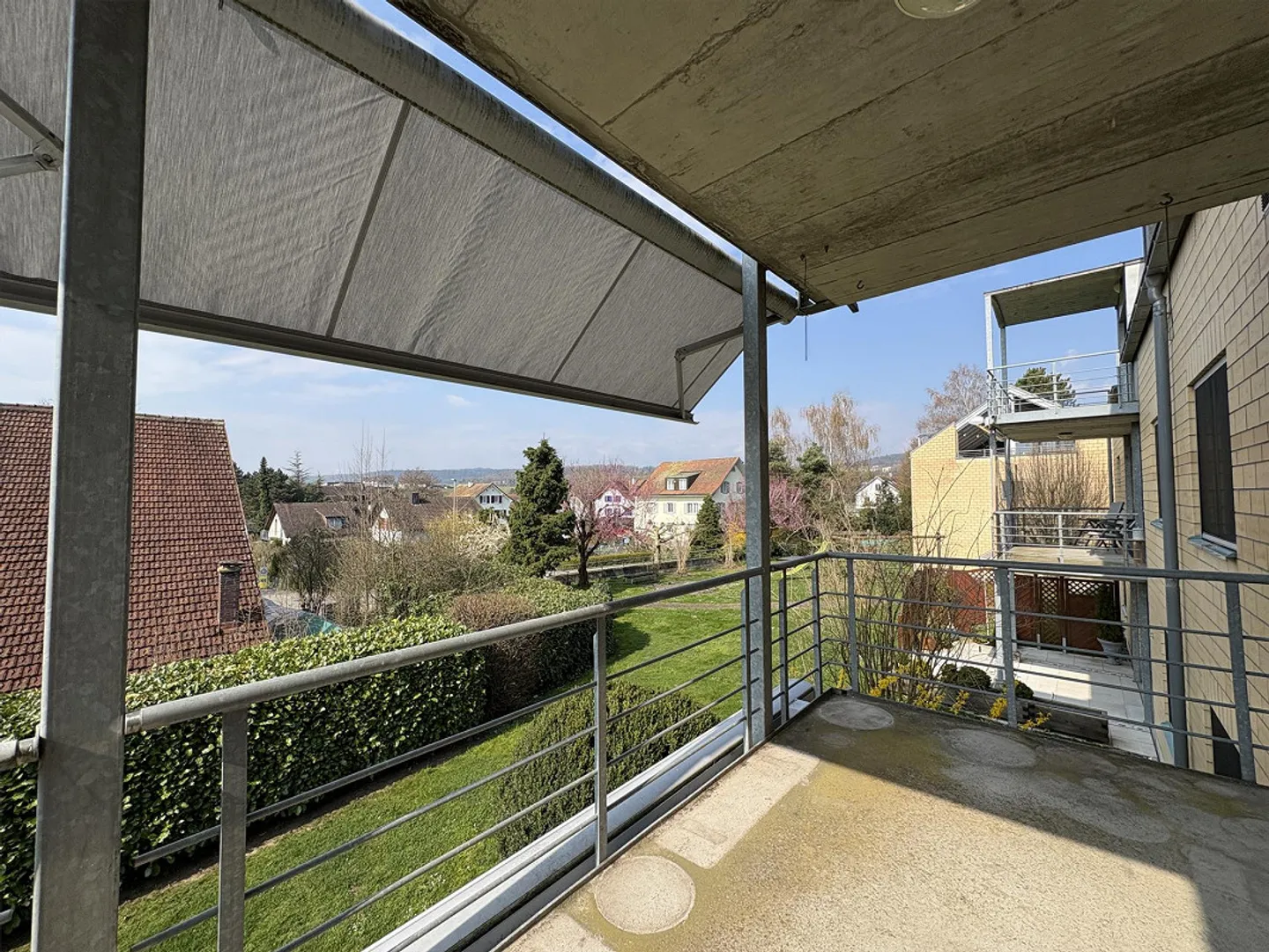 Geräumige Wohnung mit Balkonen - Foto 1 von 5