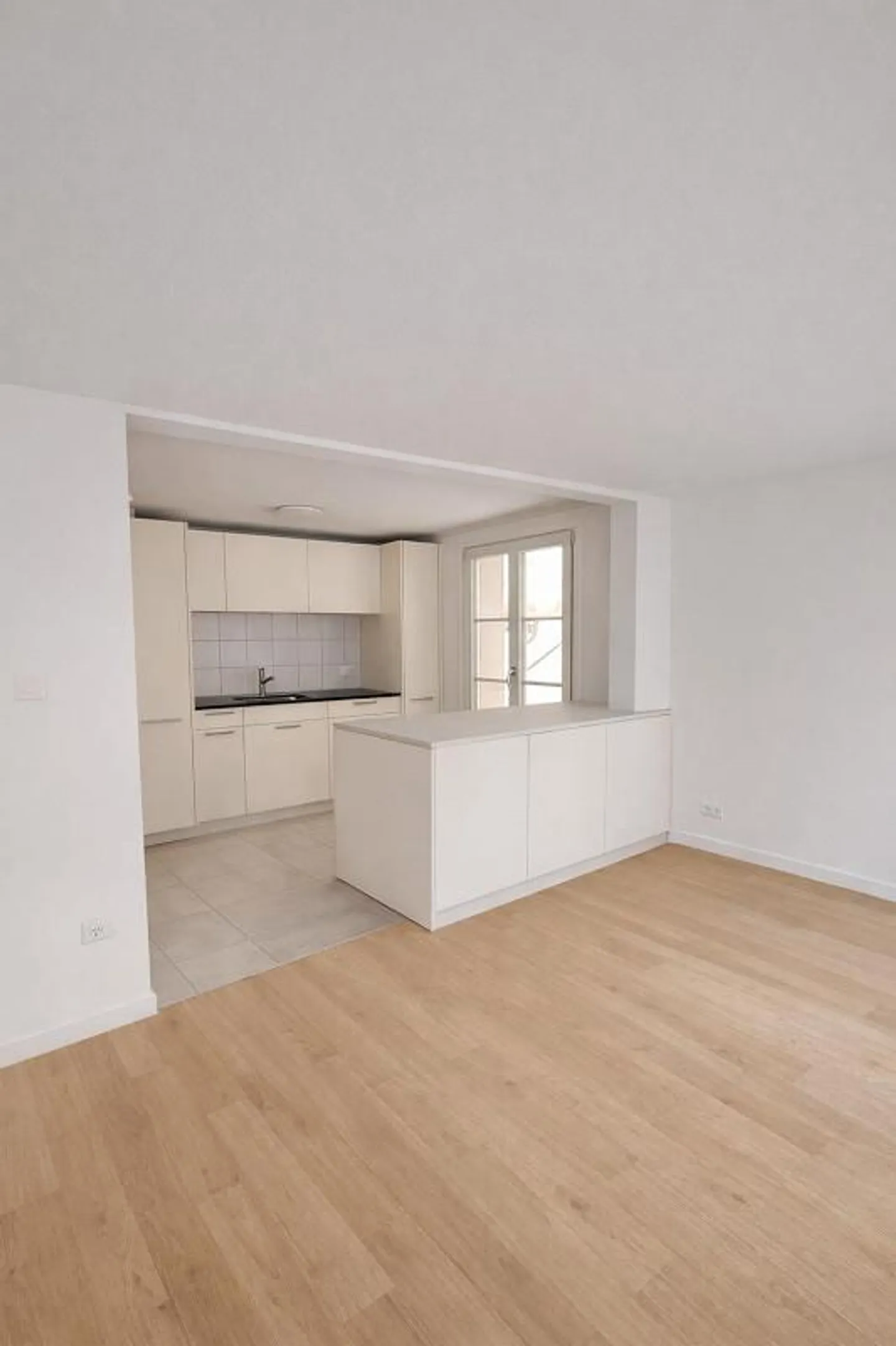 Appartamento di 4 locali in posizione centrale - Foto 2 di 5