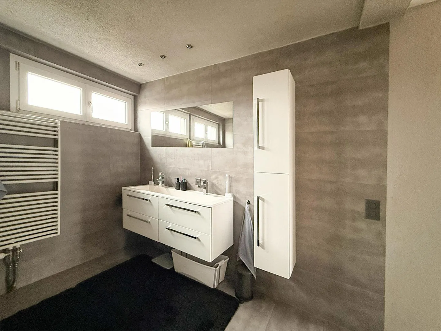 Cozy 3.5-room penthouse apartment with garage and lake view - Photo 6 of 10