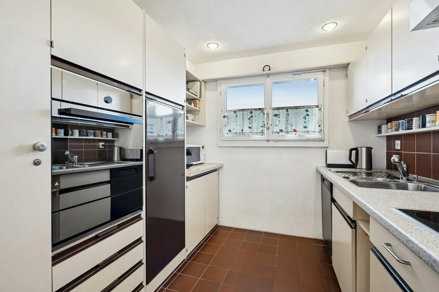 Cozy 5.5-room terraced house with fireplace and view - Photo 4 of 13