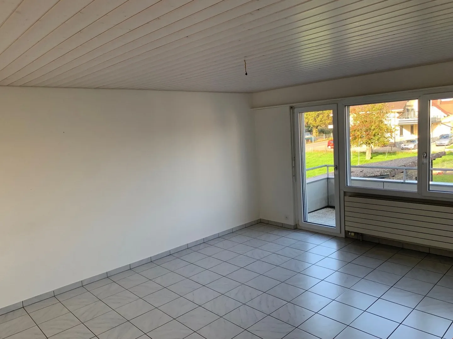 Bright 4-room apartment with balcony in Schwadernau - Photo 3 of 12