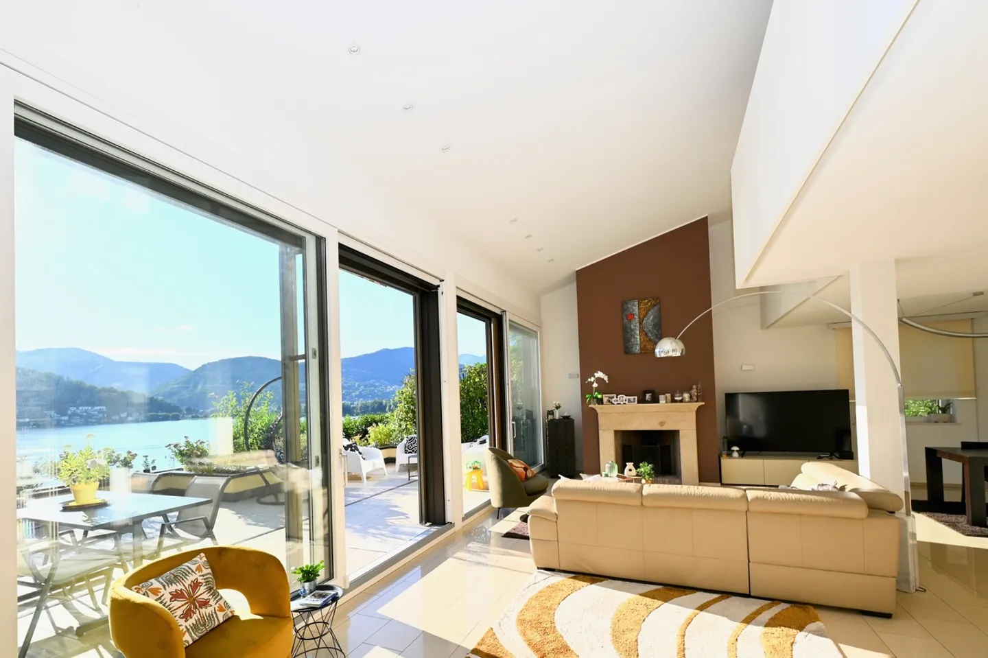 Elegantes Duplex-Attikawohnung mit Seeblick - Foto 1 von 26