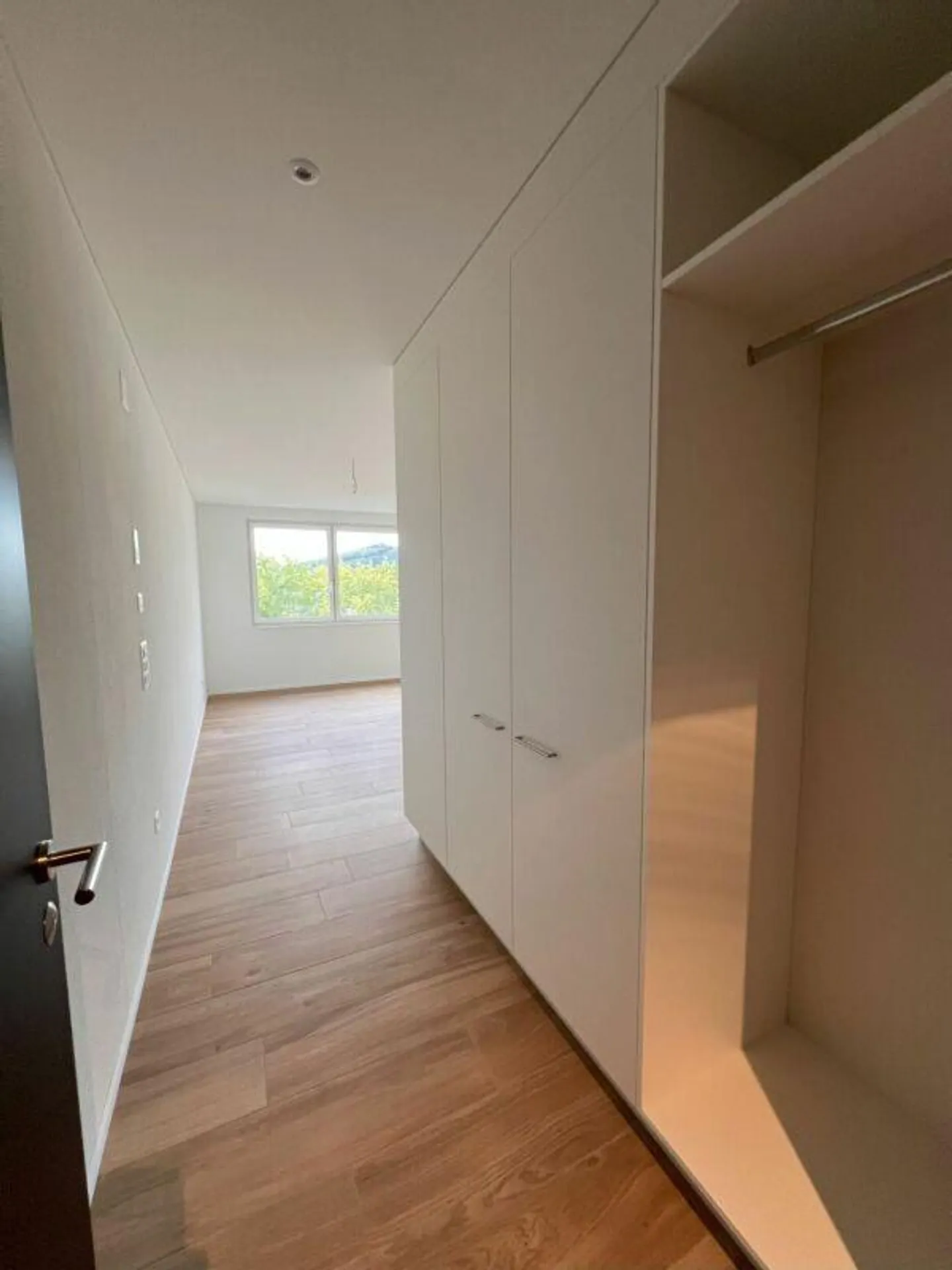Apartment for rent - Photo 3 of 6