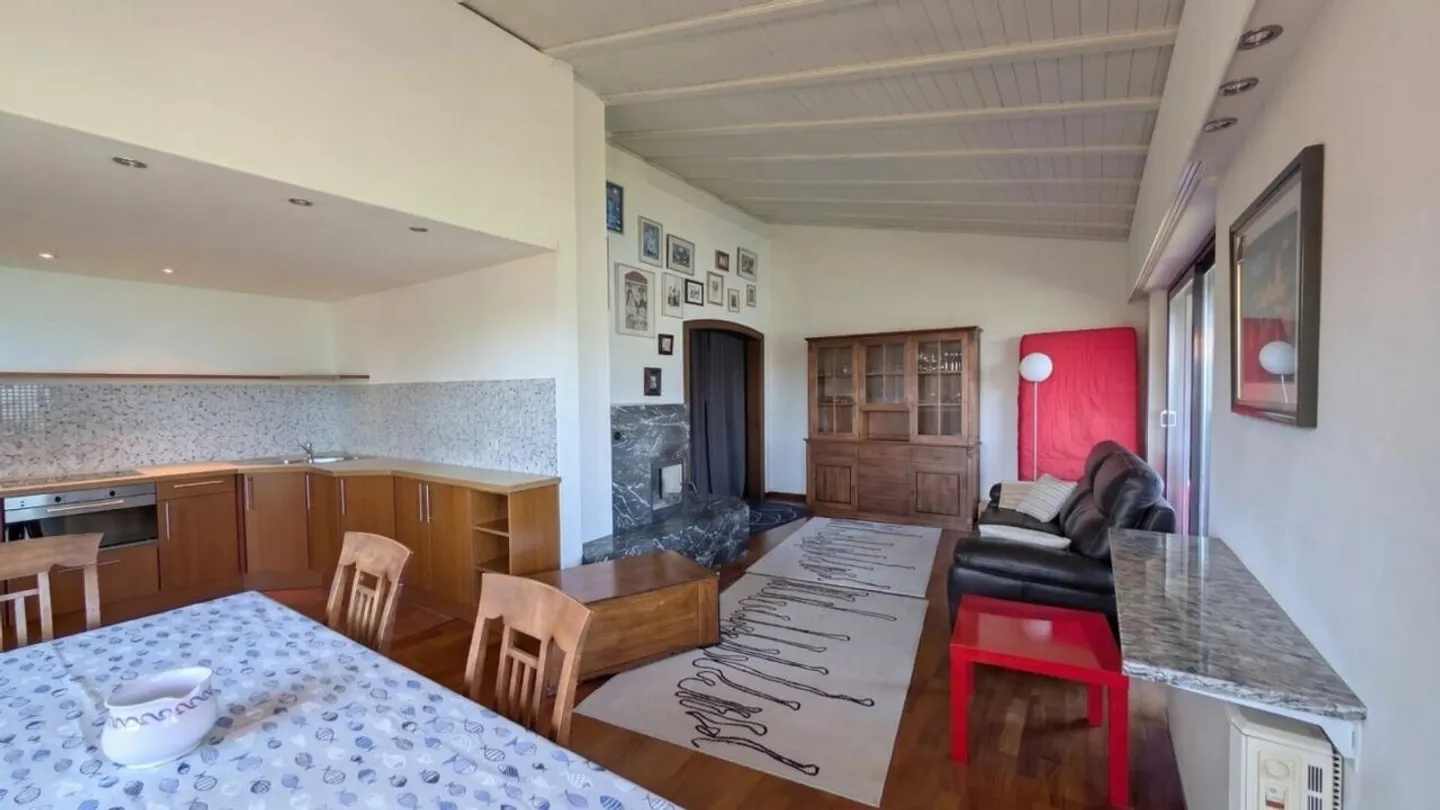 Charming Detached House in Carona - Photo 4 of 17