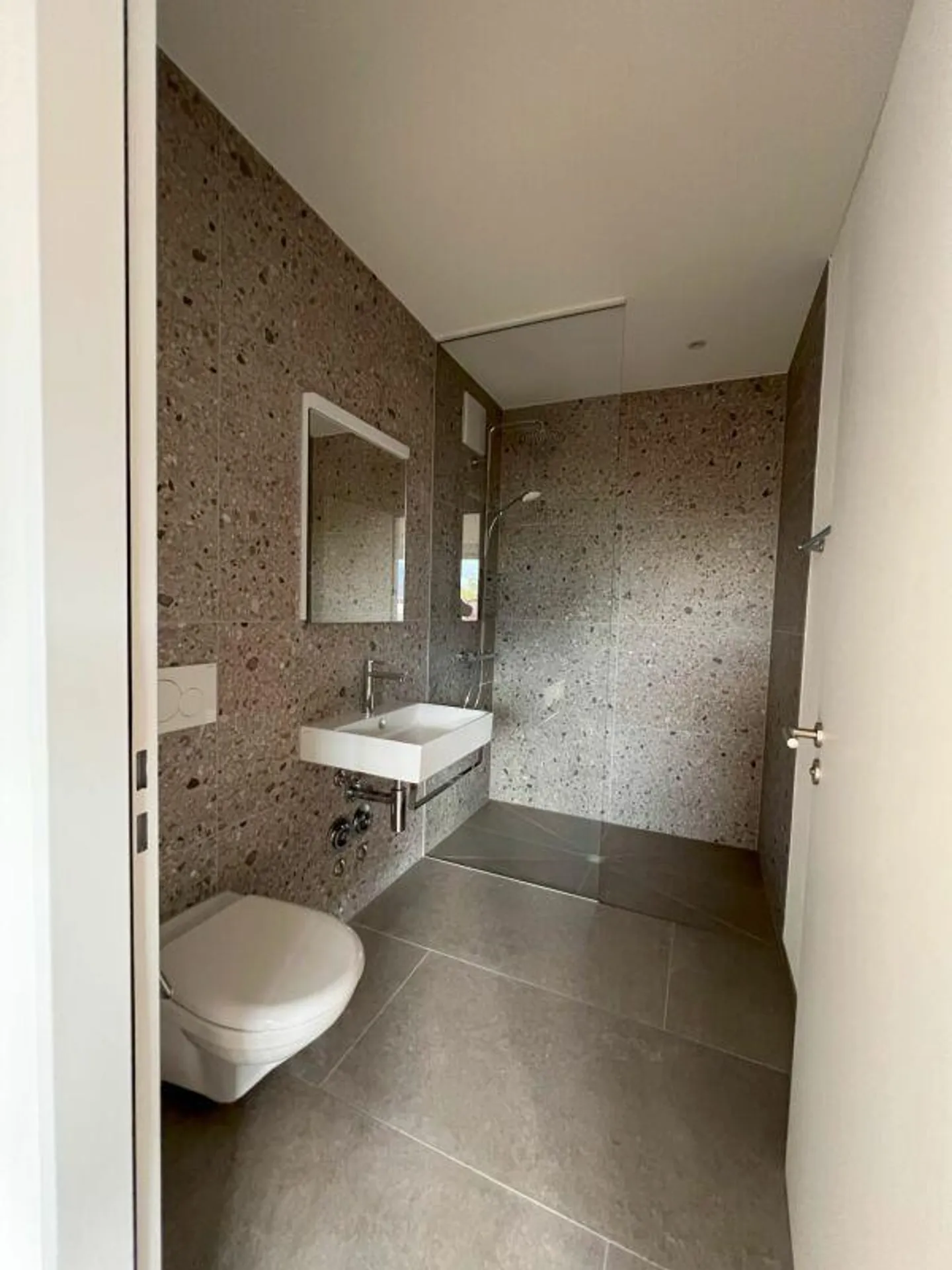 Apartment for rent - Photo 5 of 6