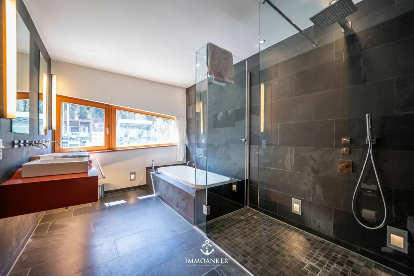 Luxus trifft Natur: Ihr alpiner Rückzugsort in Samnaun - Photo 6 of 13