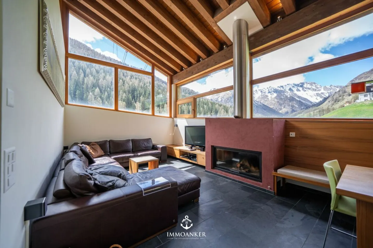 Luxus trifft Natur: Ihr alpiner Rückzugsort in Samnaun - Photo 2 of 13