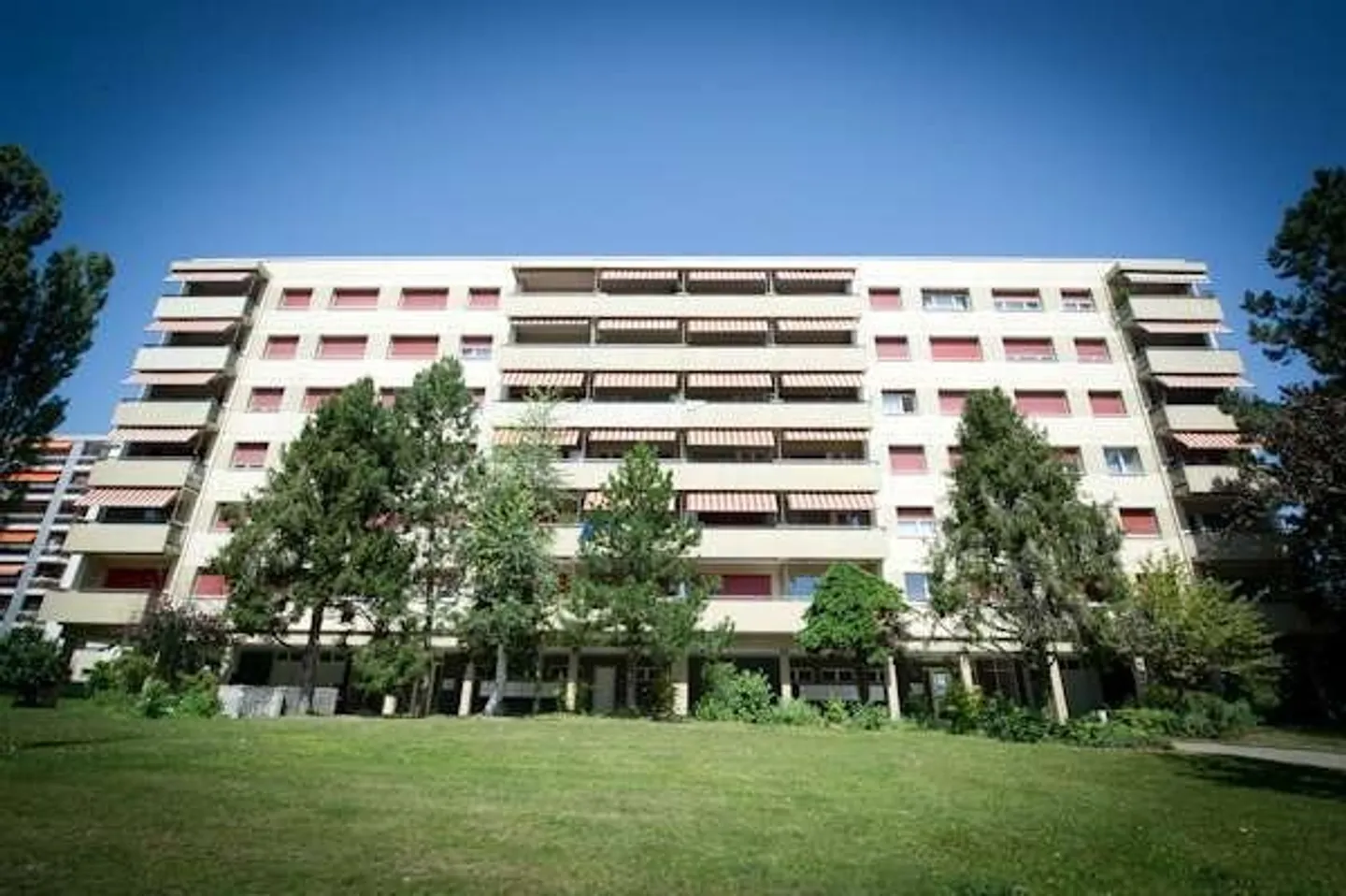 Quartier Beaumont - Bâtiment avec piscine! - Photo 1 sur 6
