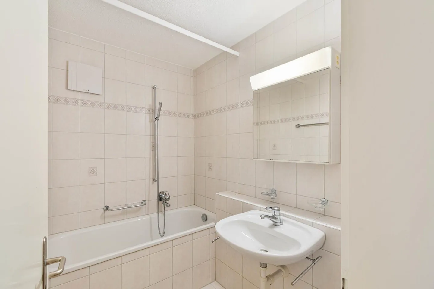 Appartamento 2.5 camere affascinante - Foto 3 di 5