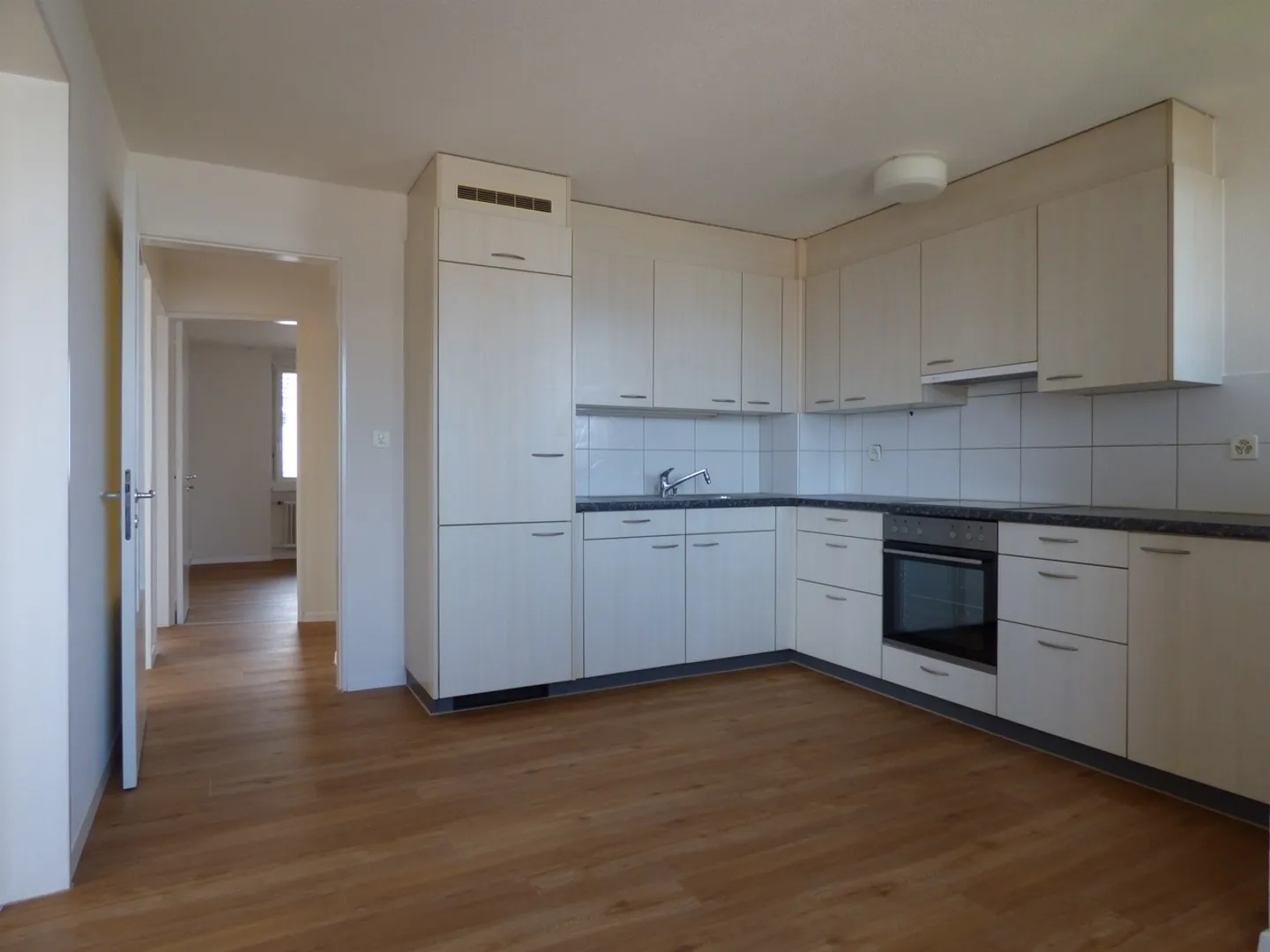 3.5 Room Apartment - Photo 2 of 6