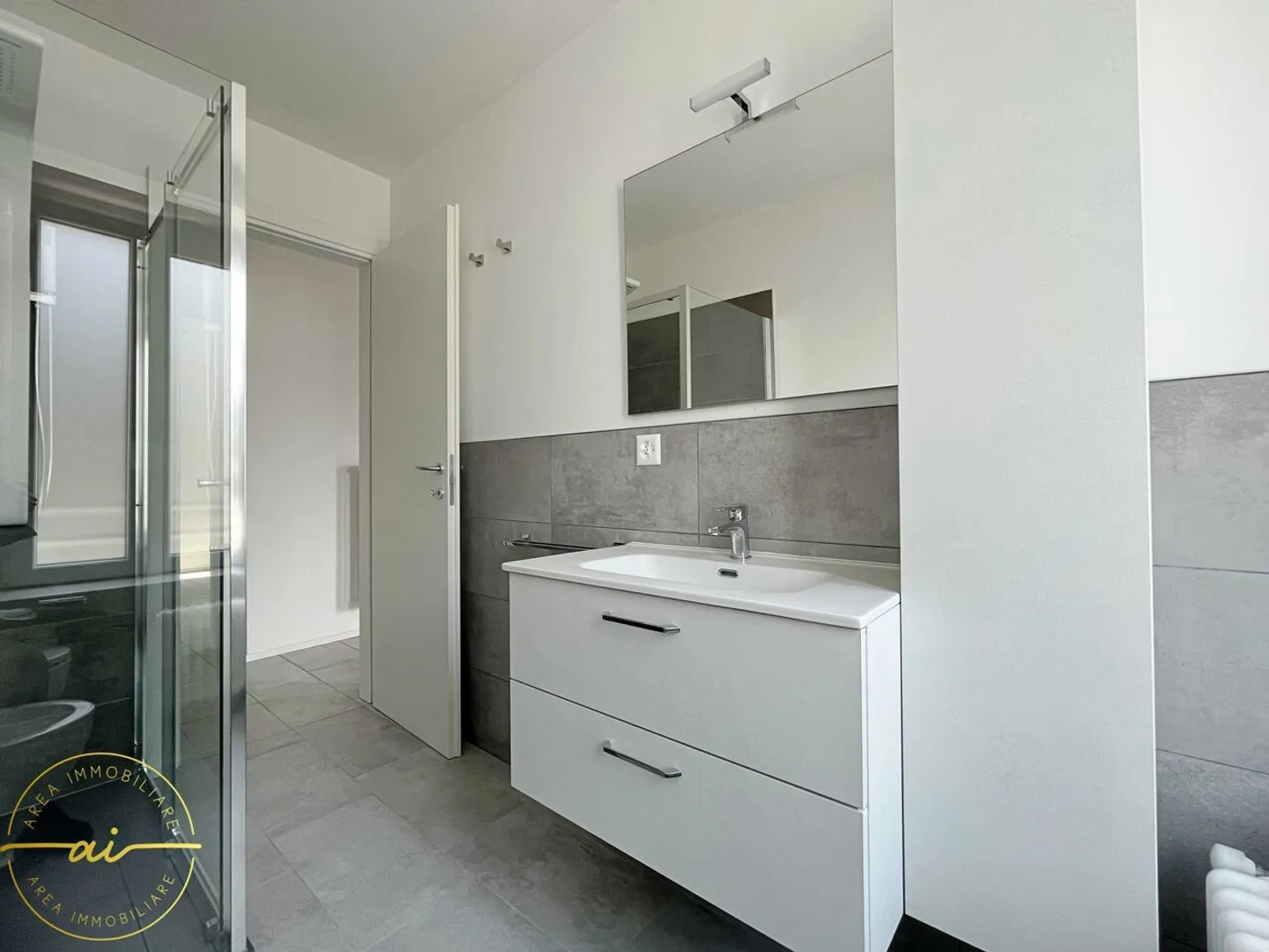 MODERNO APPARTAMENTO 3.5 LOCALI A MORBIO INFERIORE - Foto 6 di 7