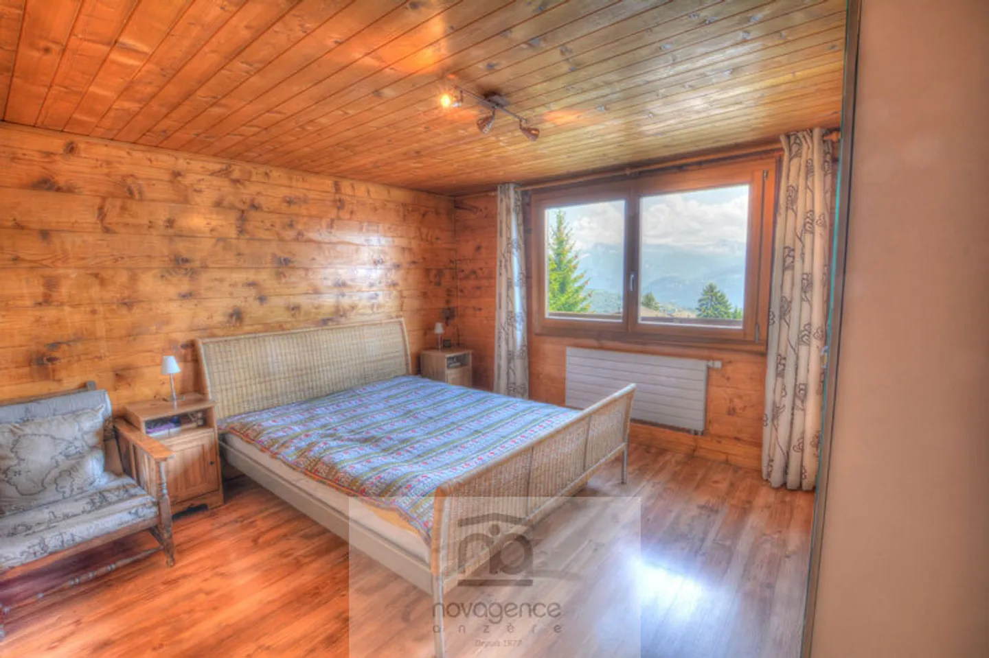 Chalet Charmant dans un Quartier Tranquille - Photo 3 sur 13
