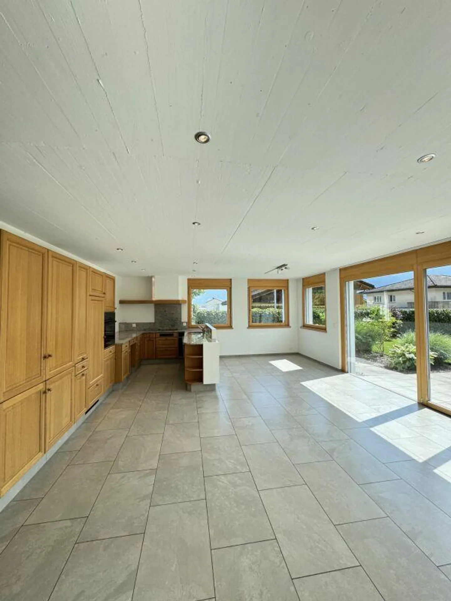 Spacious 6 1/2-Room House Section with Surroundings - Photo 3 of 26