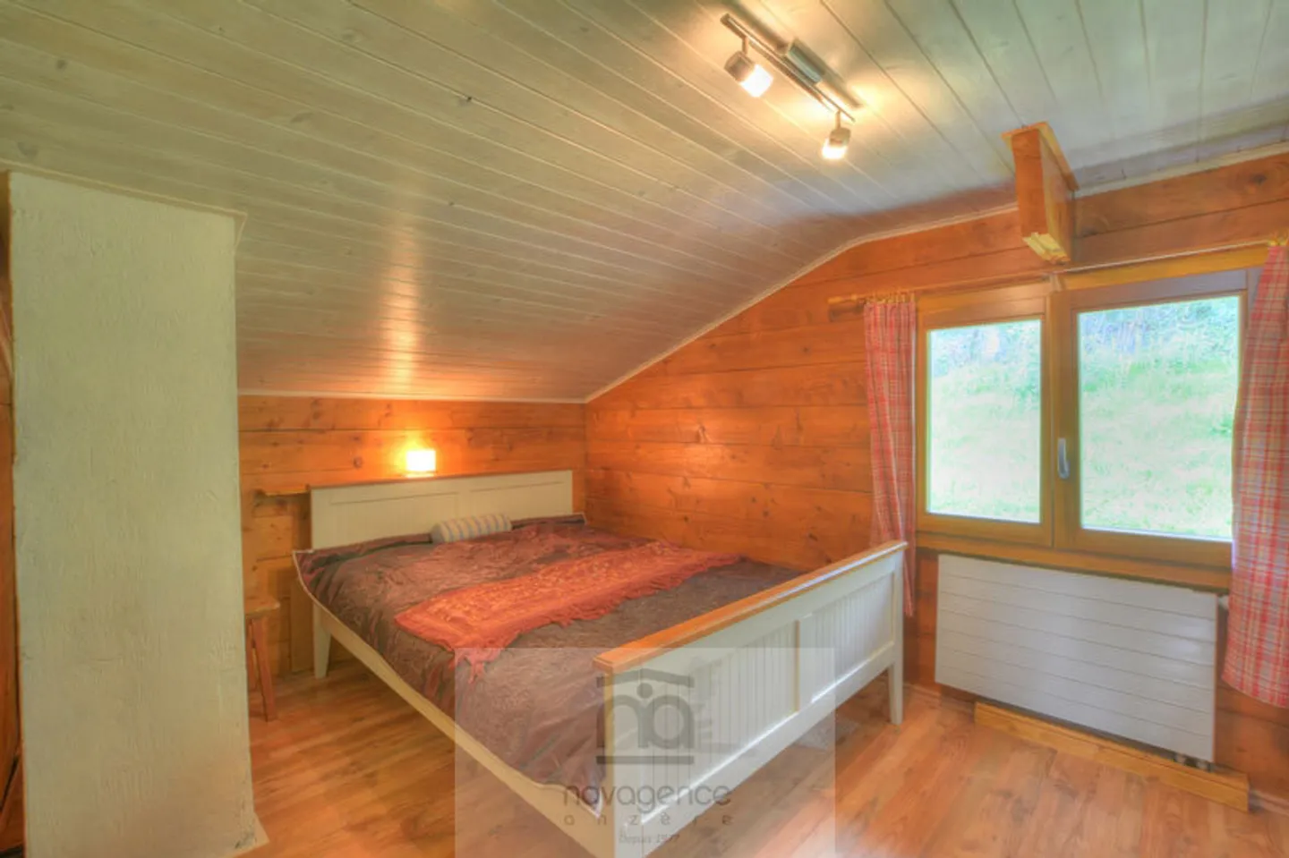 Chalet Charmant dans un Quartier Tranquille - Photo 4 sur 13