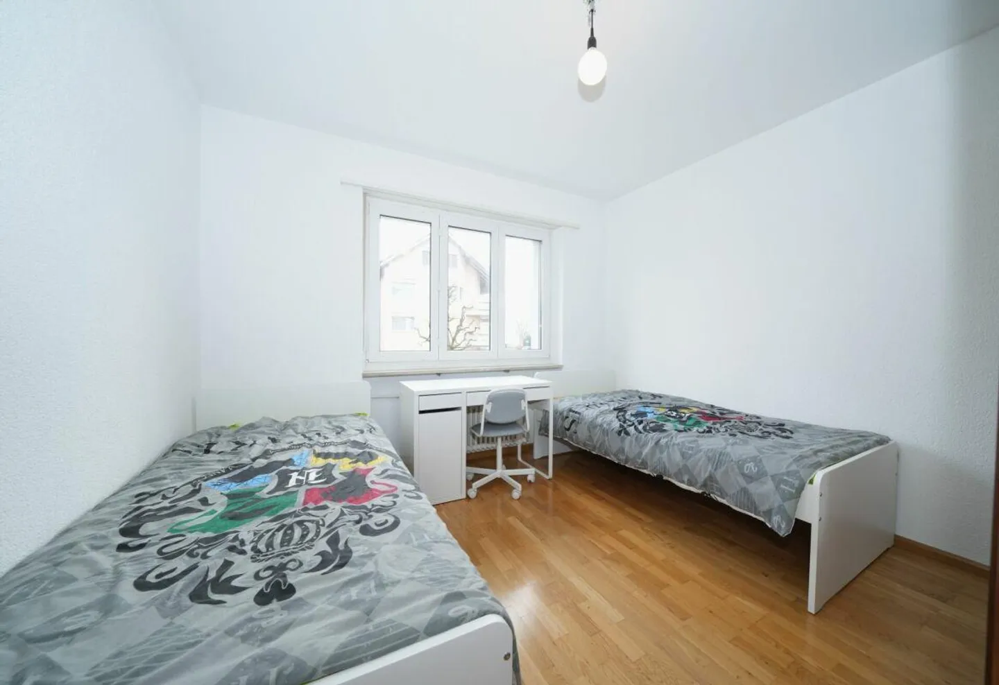 Appartement confortable près de la ville dans un quartier résidentiel bien entretenu - Photo 5 sur 8