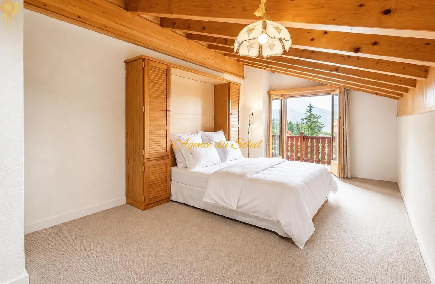 Exklusive Auflistung! Wunderschönes Chalet mit 8,5 Zimmern am Rande des Golfplatzes Ballesteros in Crans! - Foto 9 von 13