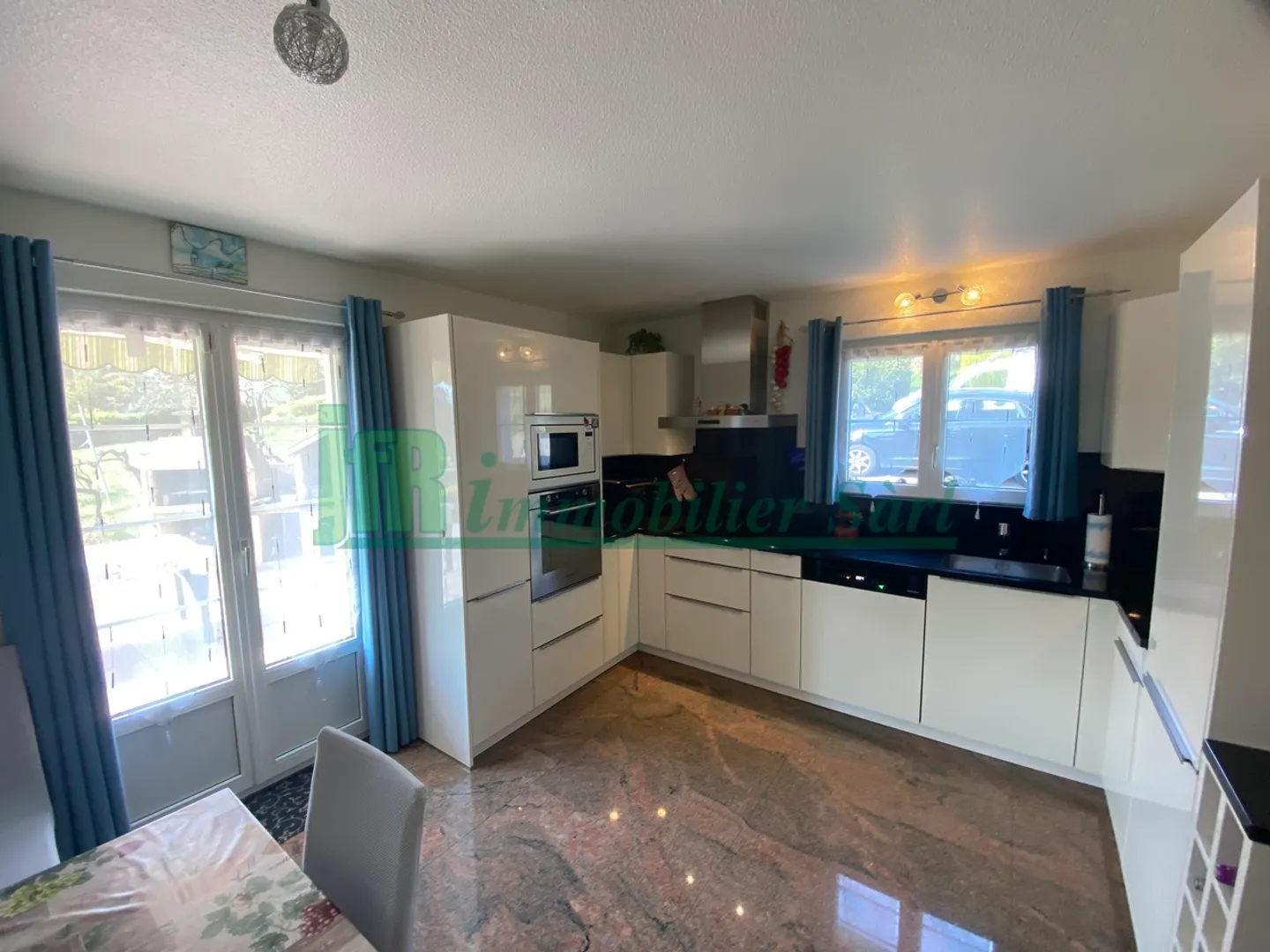 Villa bifamiliare separata da garage a Echandens - Foto 2 di 5