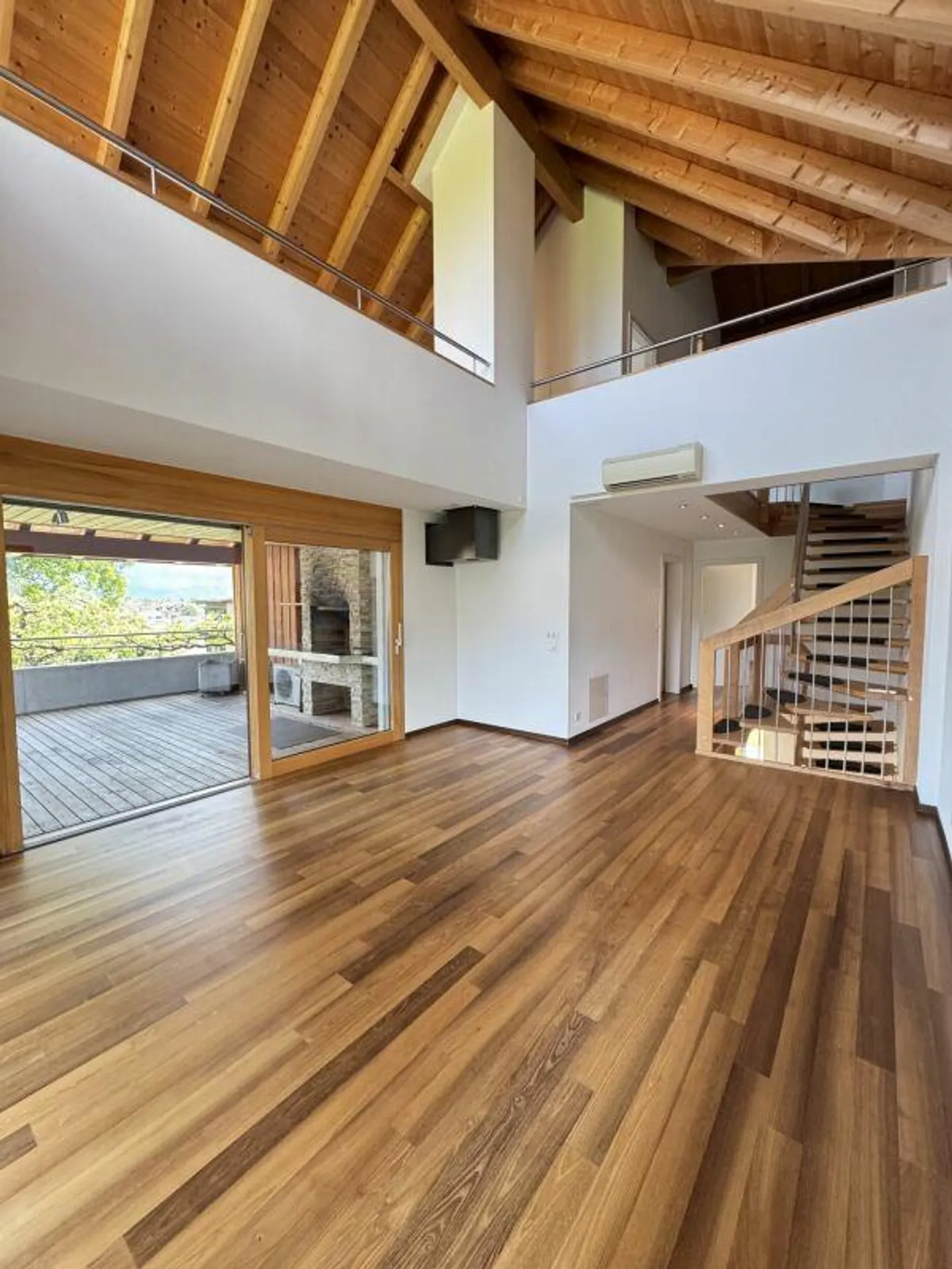 Spacious 6 1/2-Room House Section with Surroundings - Photo 18 of 26