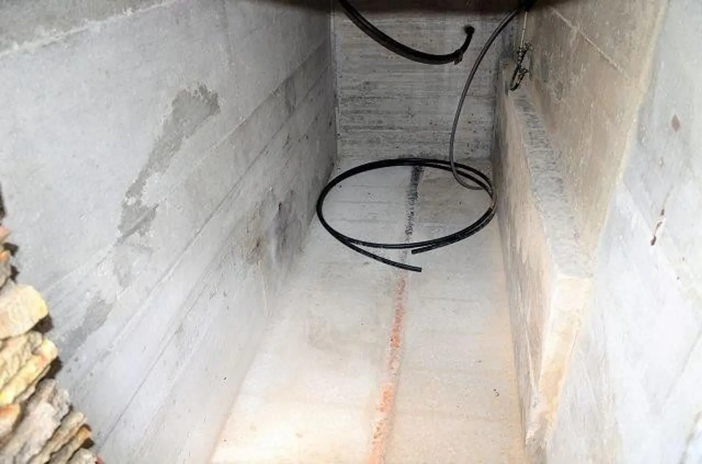 Piccolo rustico con giardino parzialmente ristrutturato / - Foto 10 di 25