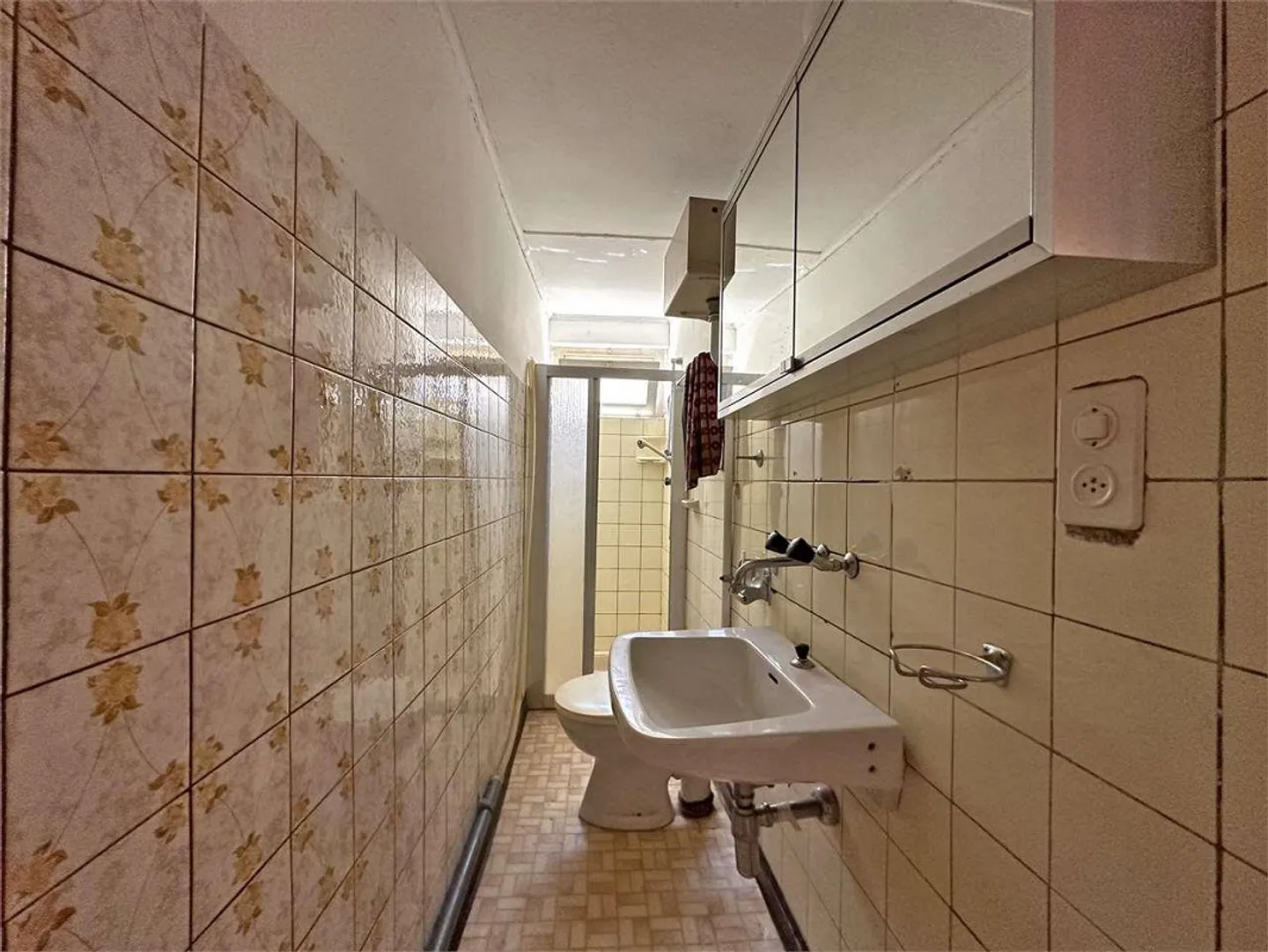 Core House with Private Garden - Photo 11 of 13