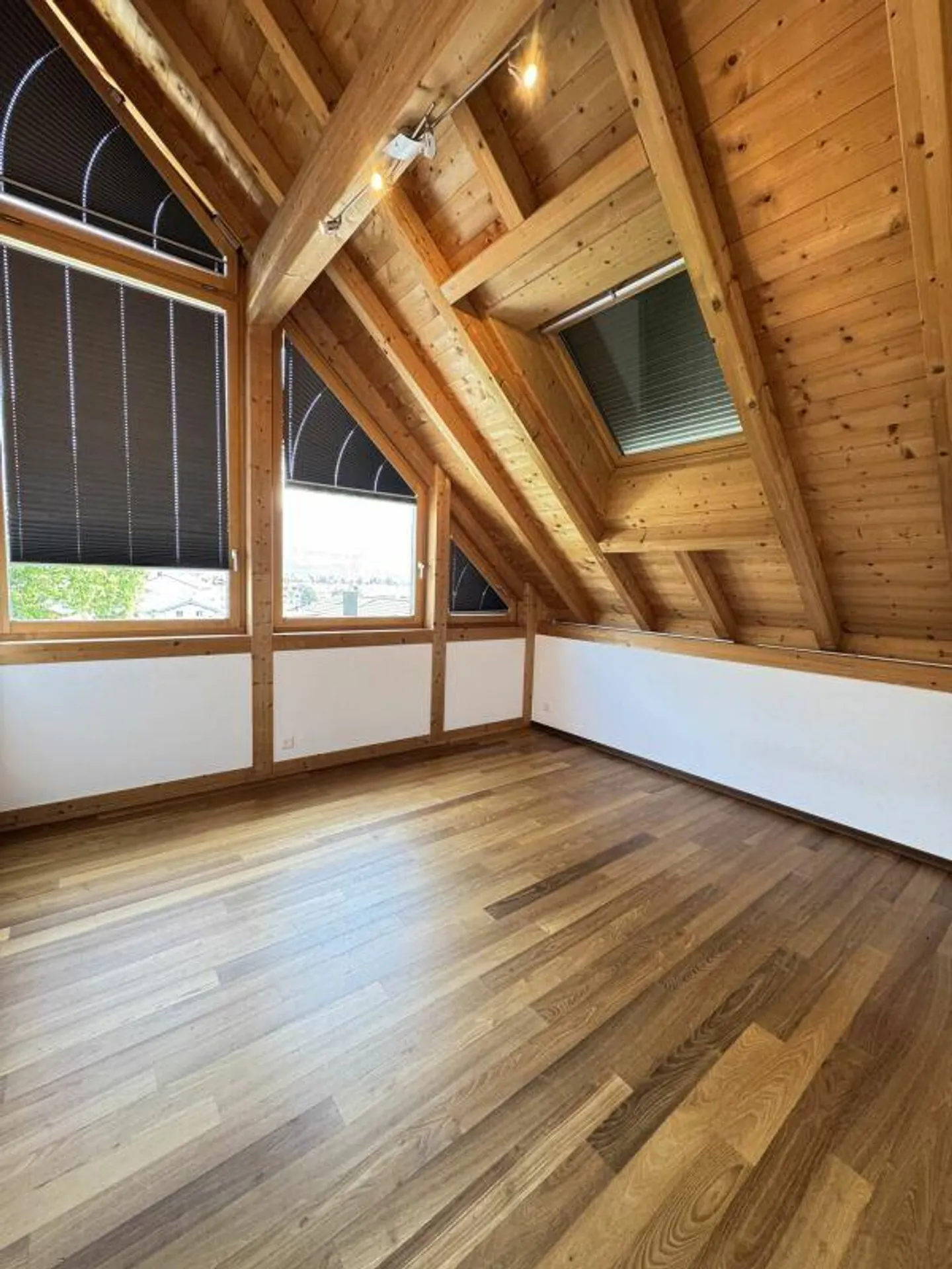Spacious 6 1/2-Room House Section with Surroundings - Photo 22 of 26