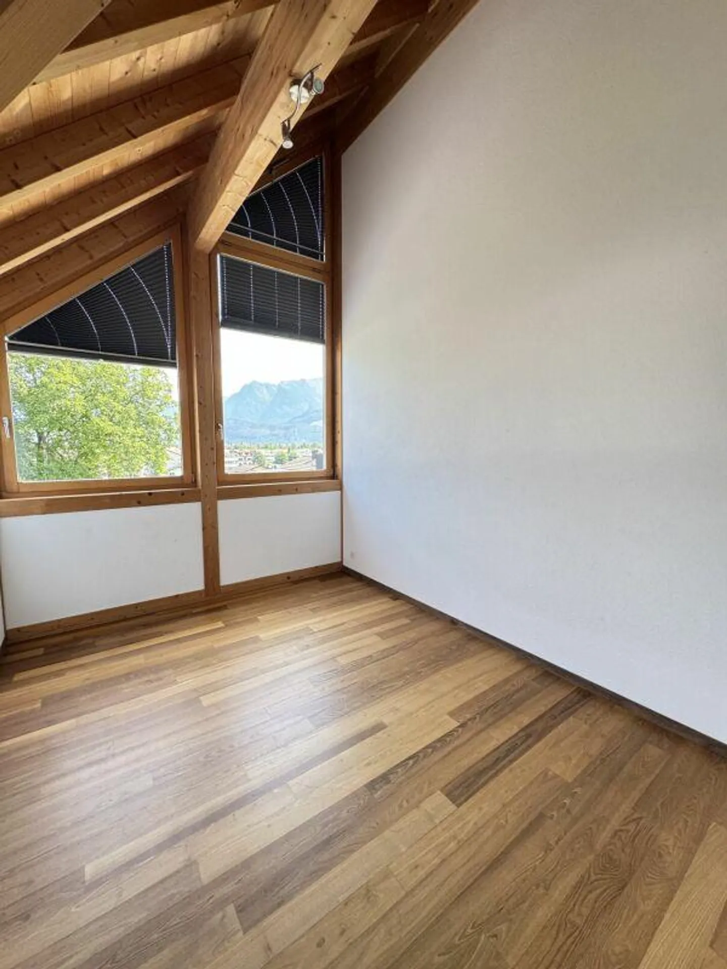 Spacious 6 1/2-Room House Section with Surroundings - Photo 23 of 26