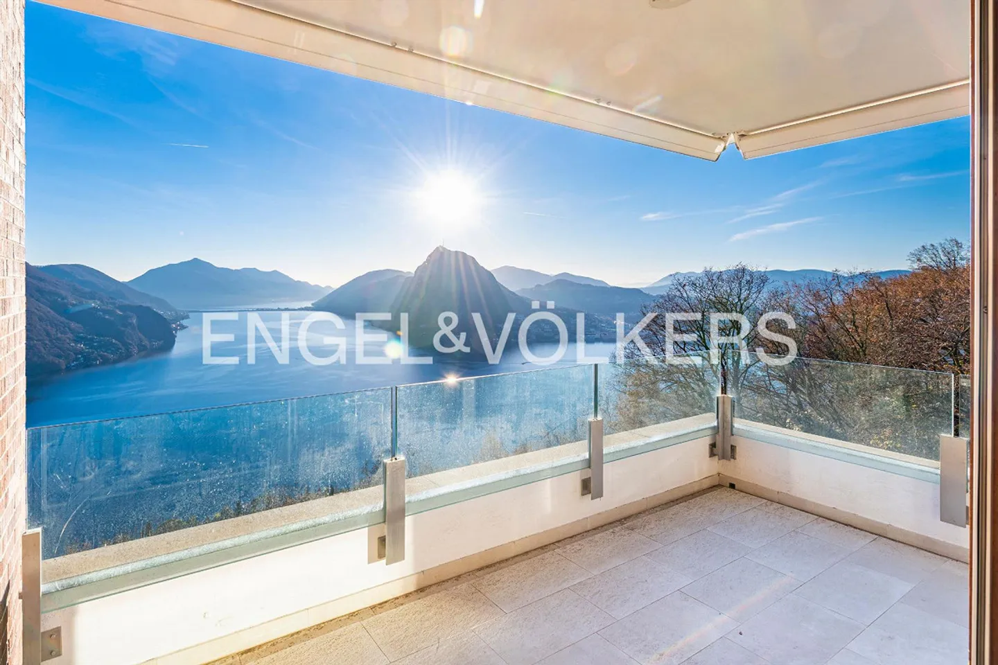 Appartement lumineux avec terrasse et vue sur le lac - Photo 1 sur 9