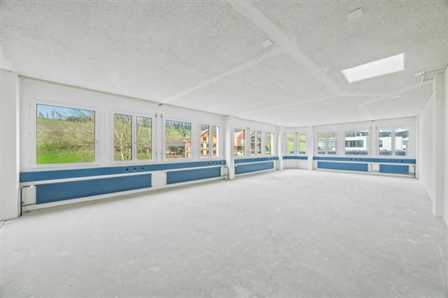 Espace de bureau/atelier attrayant à Sihlbrugg – 124 m² - Photo 4 sur 5