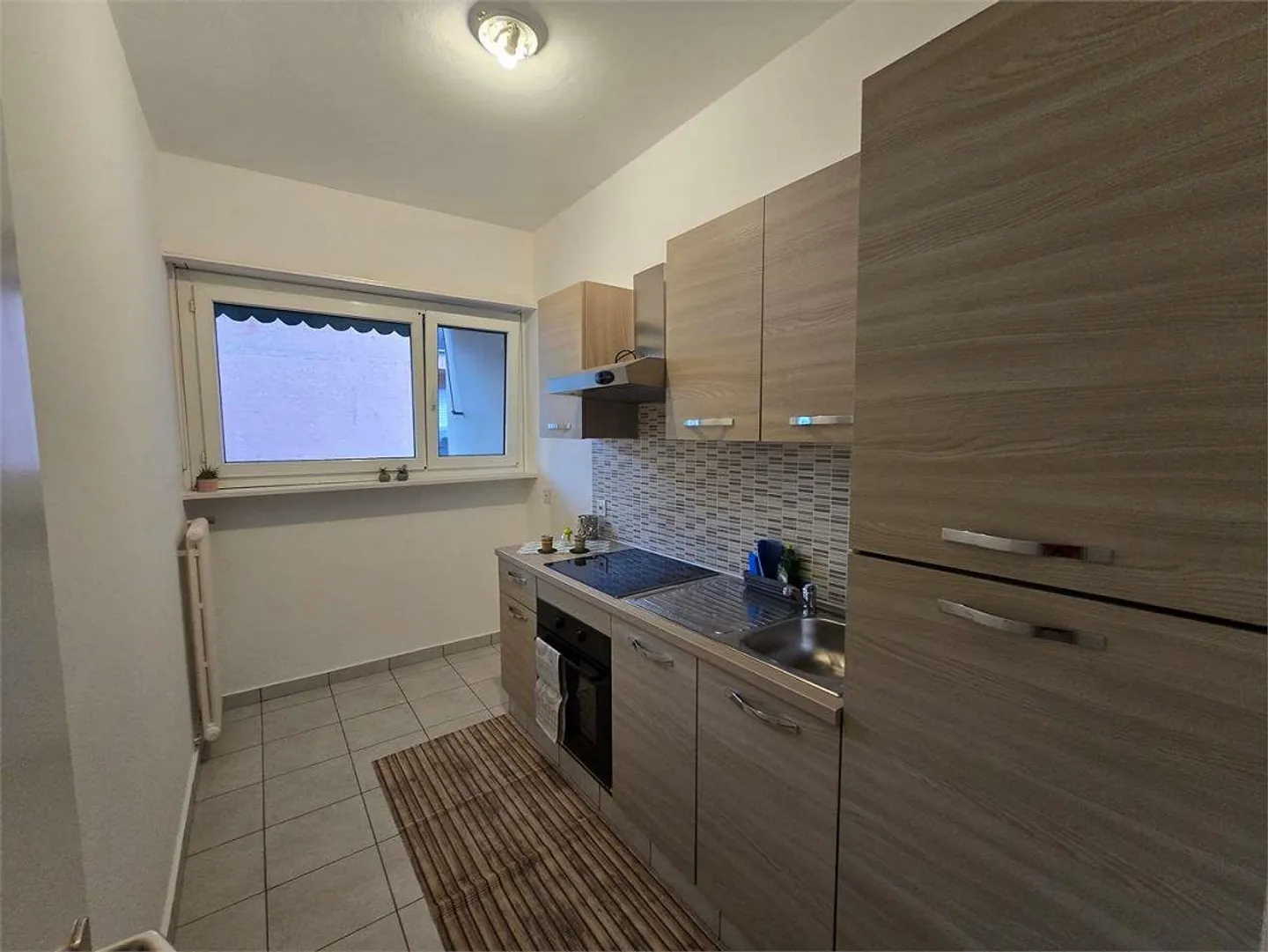 Chiasso Centre - Appartements Meublés 2.5 Pièces Lumineux (2ème et 3ème Étage) - Charges - Photo 3 sur 8