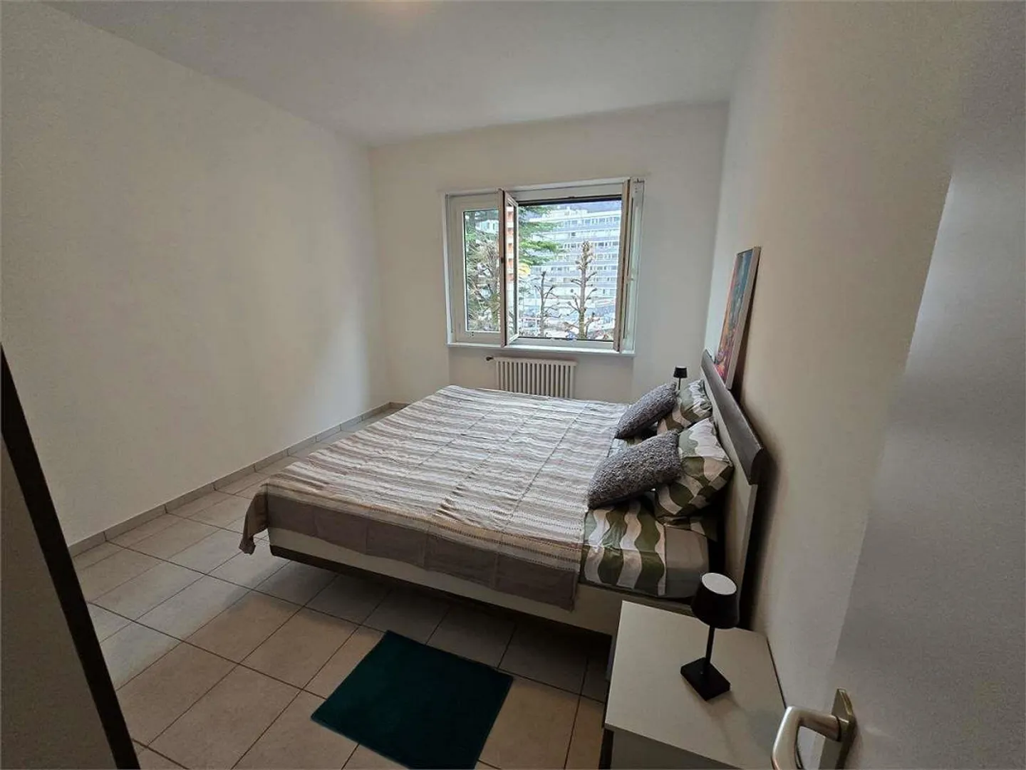 Chiasso Centre - Appartements Meublés 2.5 Pièces Lumineux (2ème et 3ème Étage) - Charges - Photo 6 sur 8