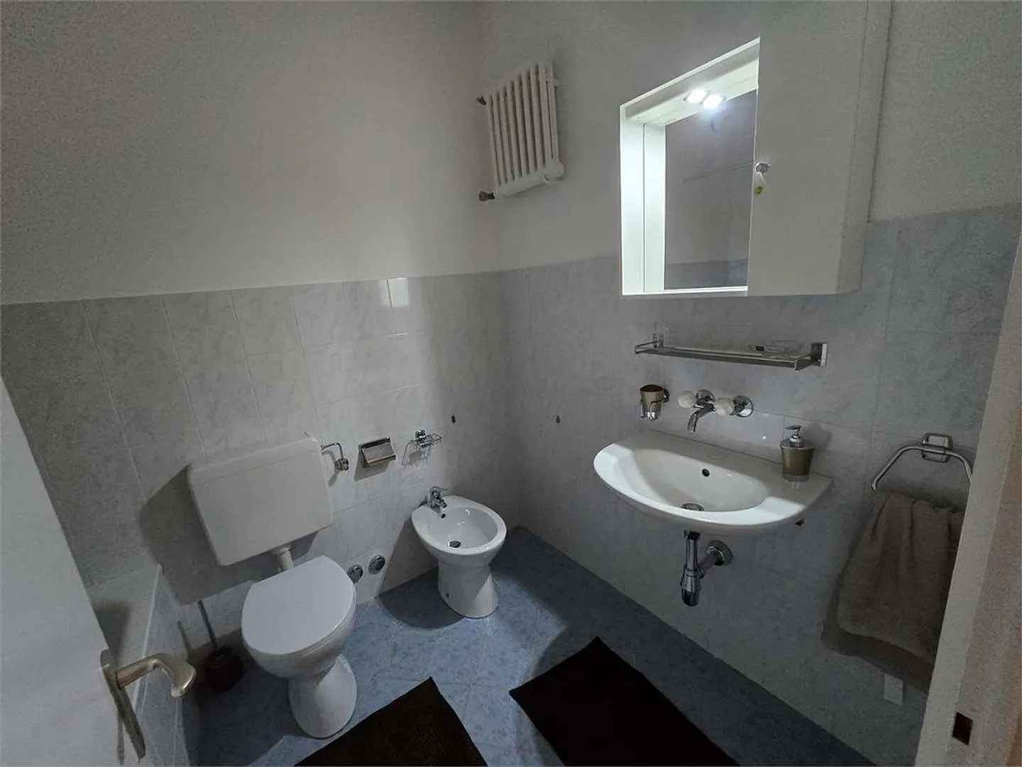 Chiasso Centre - Appartements Meublés 2.5 Pièces Lumineux (2ème et 3ème Étage) - Charges - Photo 7 sur 8