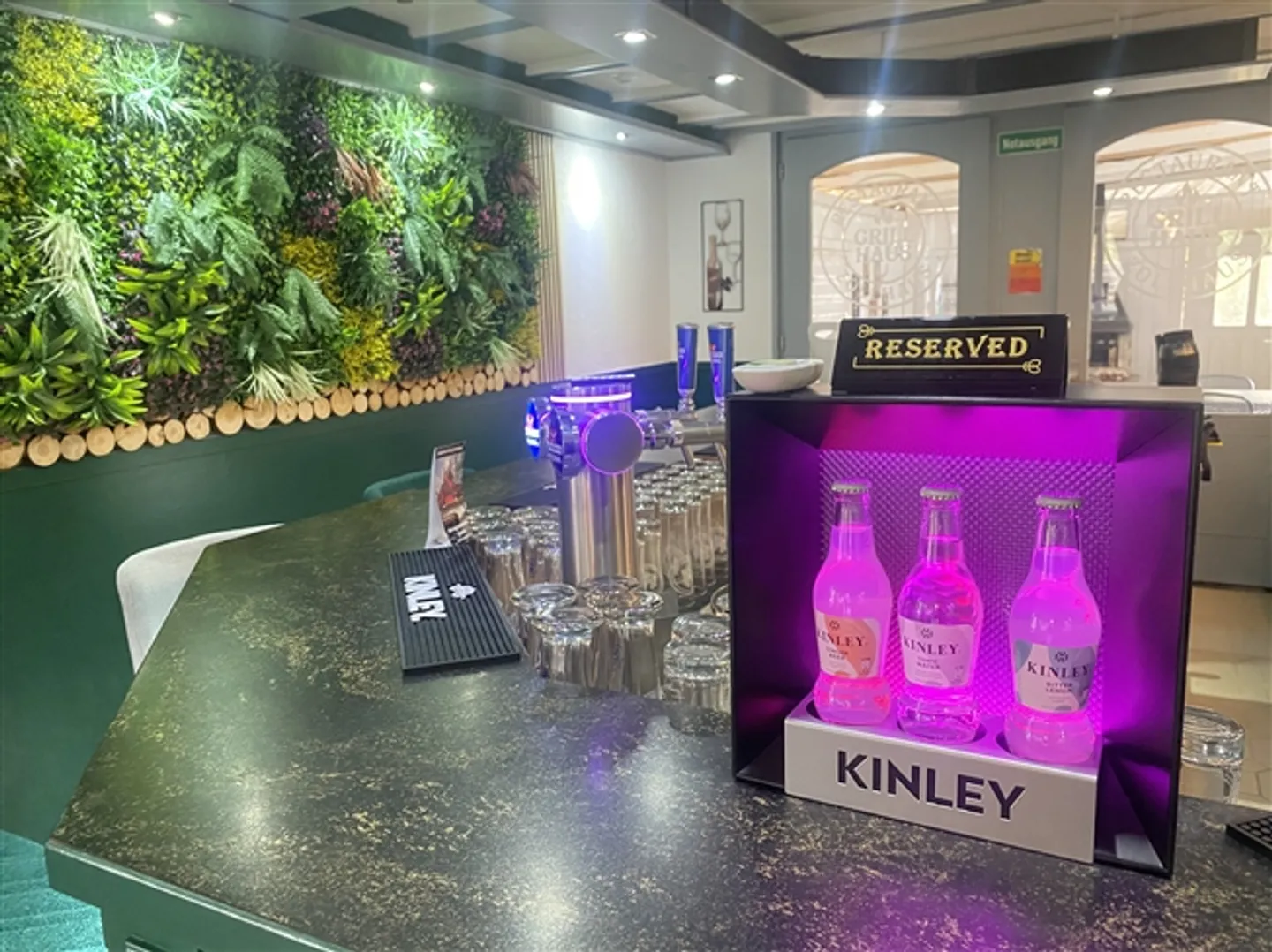 Charming Restaurant for Sale ... - Photo 1 of 7