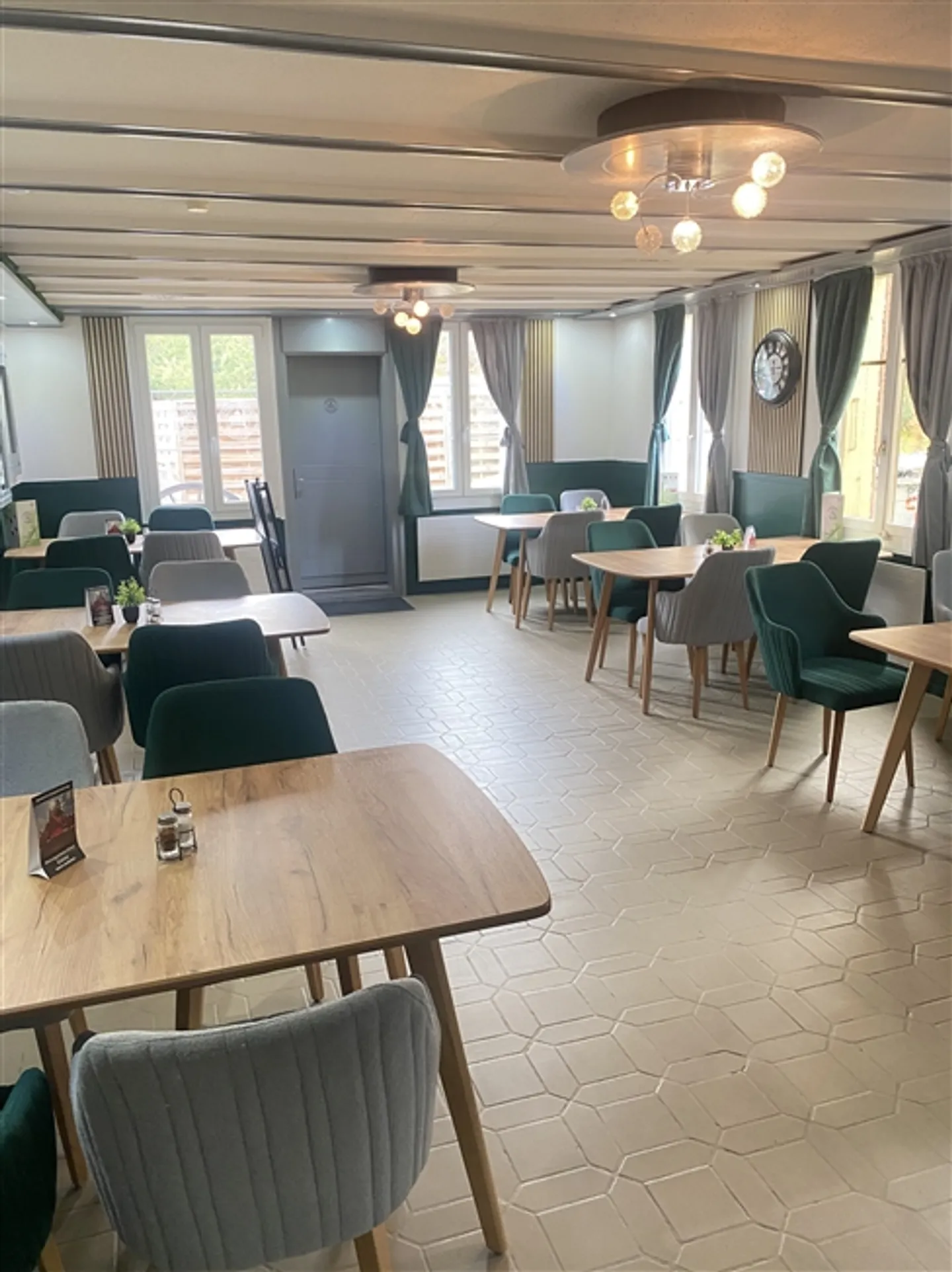 Charming Restaurant for Sale ... - Photo 2 of 7