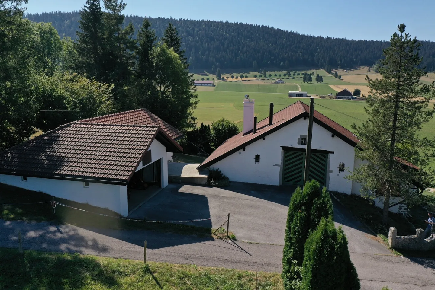 Beautiful Neuchâtel Farm, La Chaux du Milieu (NE) - Photo 2 of 20