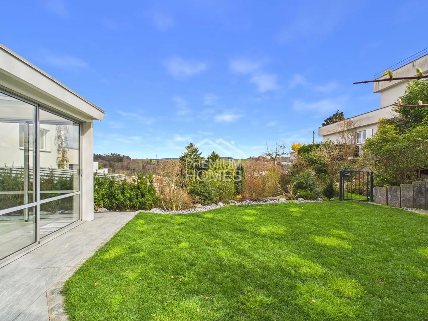 Modernes Familienhaus mit Alpenblick - Foto 2 von 13