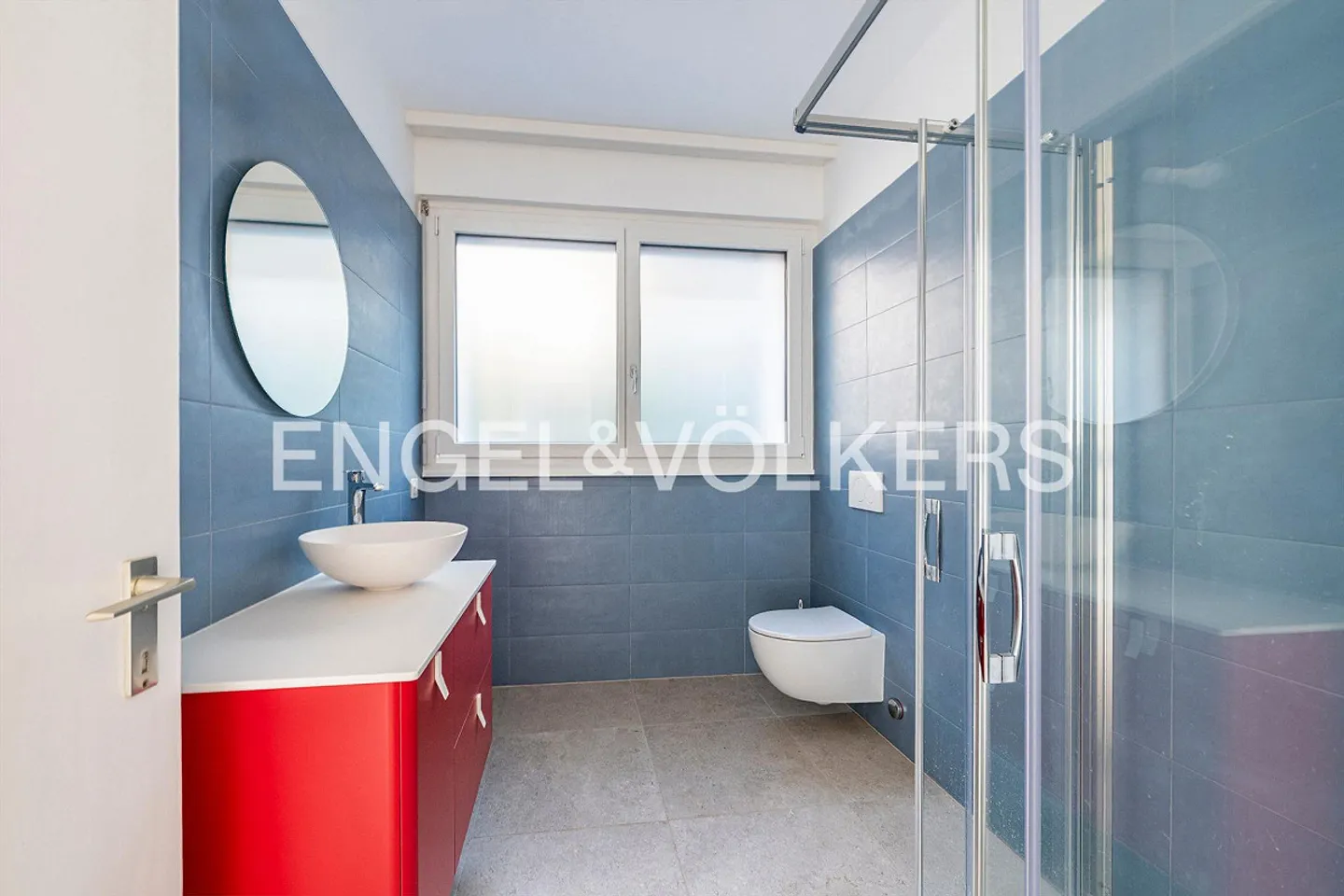 Appartement lumineux avec terrasse et vue sur le lac - Photo 8 sur 9