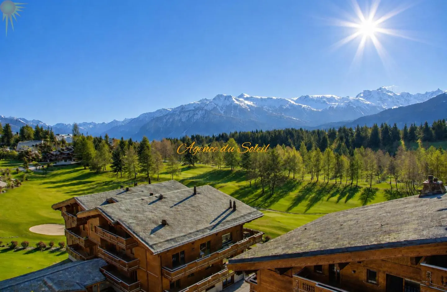 Luxuriöse 5,5-Zimmer-Wohnung im Herzen des Resorts und am Rande des Golfplatzes - Foto 1 von 11