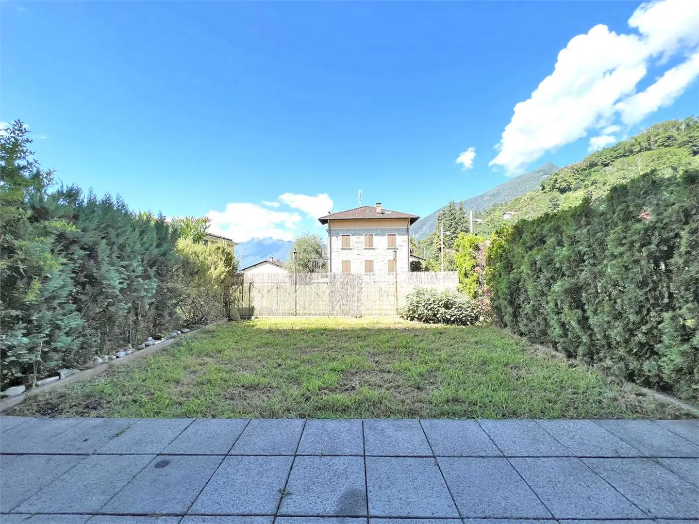 Duplex apartment with 4.5 rooms in Tenero - Photo 6 of 8